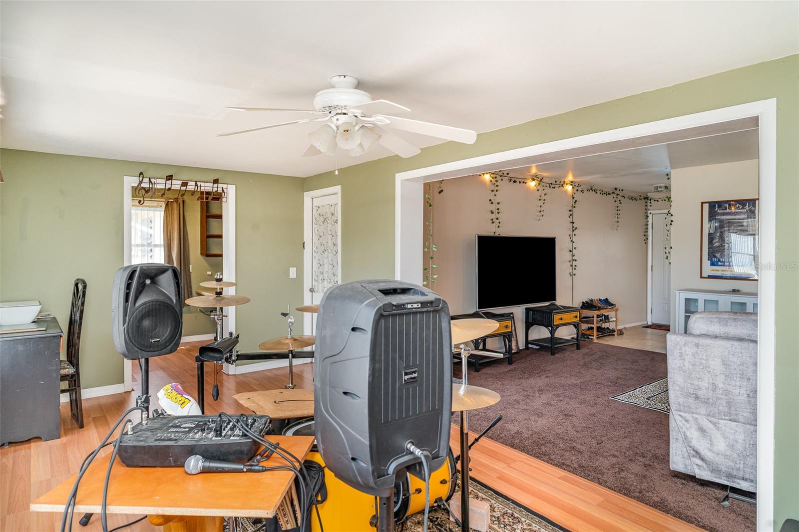 Image 10 of 22 For 1528 Chevy Chase Drive