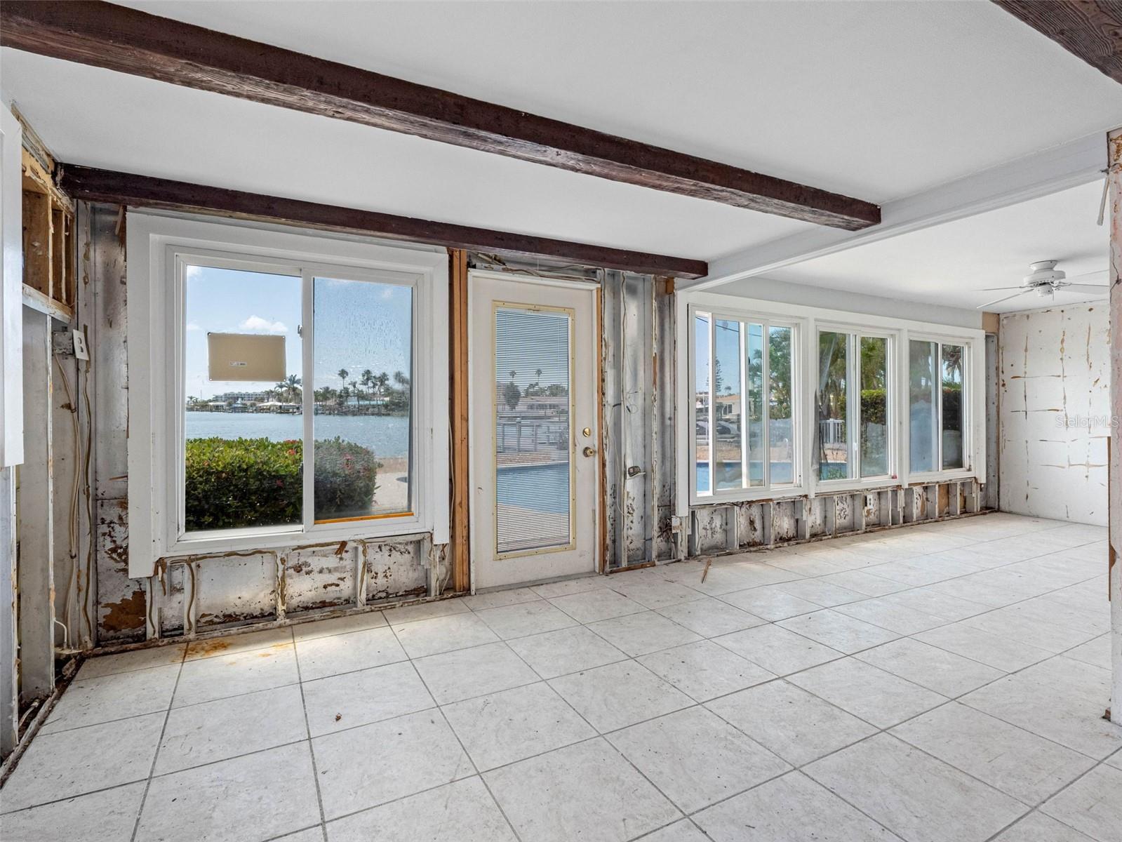 Listing photo id 12 for 455 115th Avenue