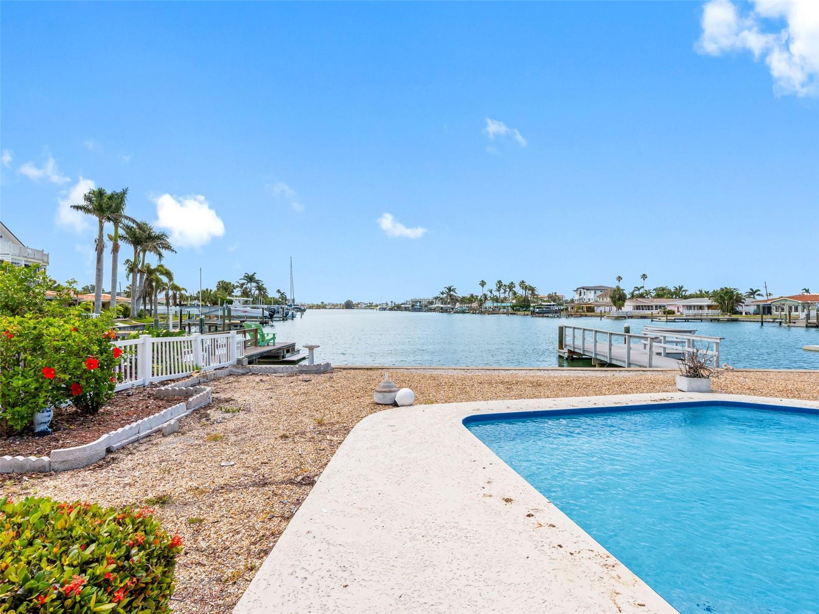 Listing photo id 14 for 455 115th Avenue