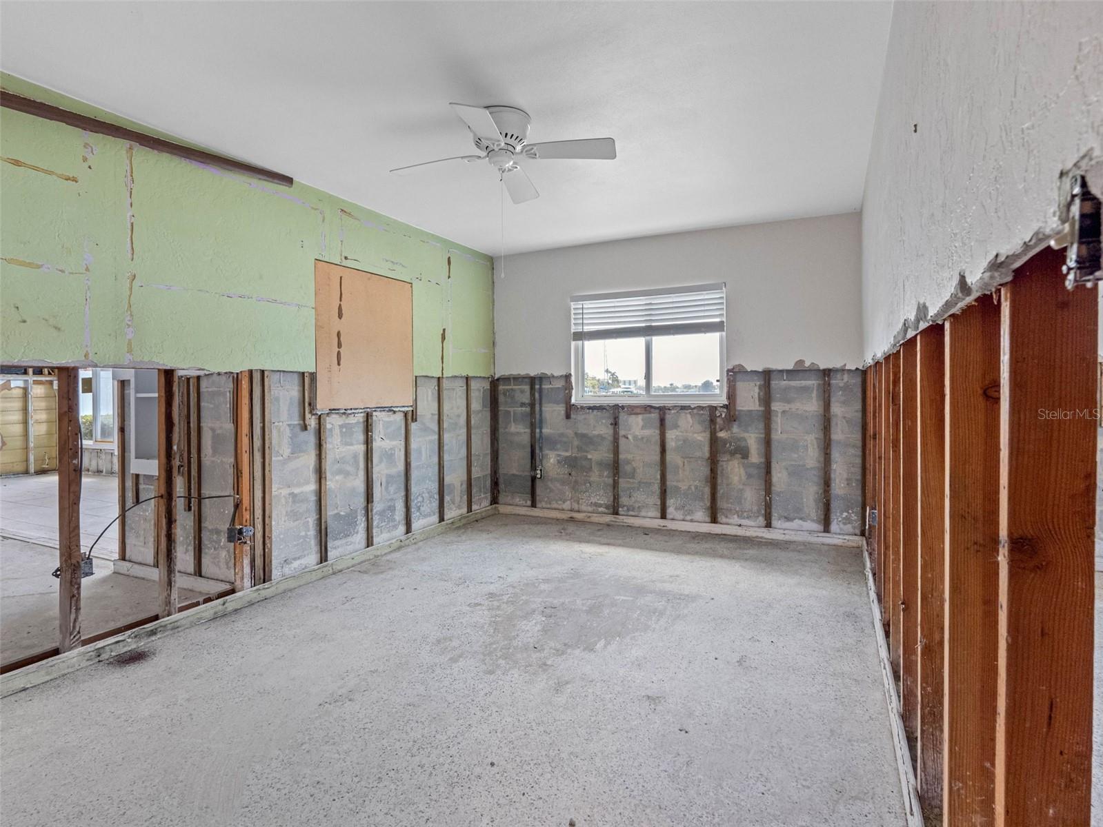 Listing photo id 21 for 455 115th Avenue