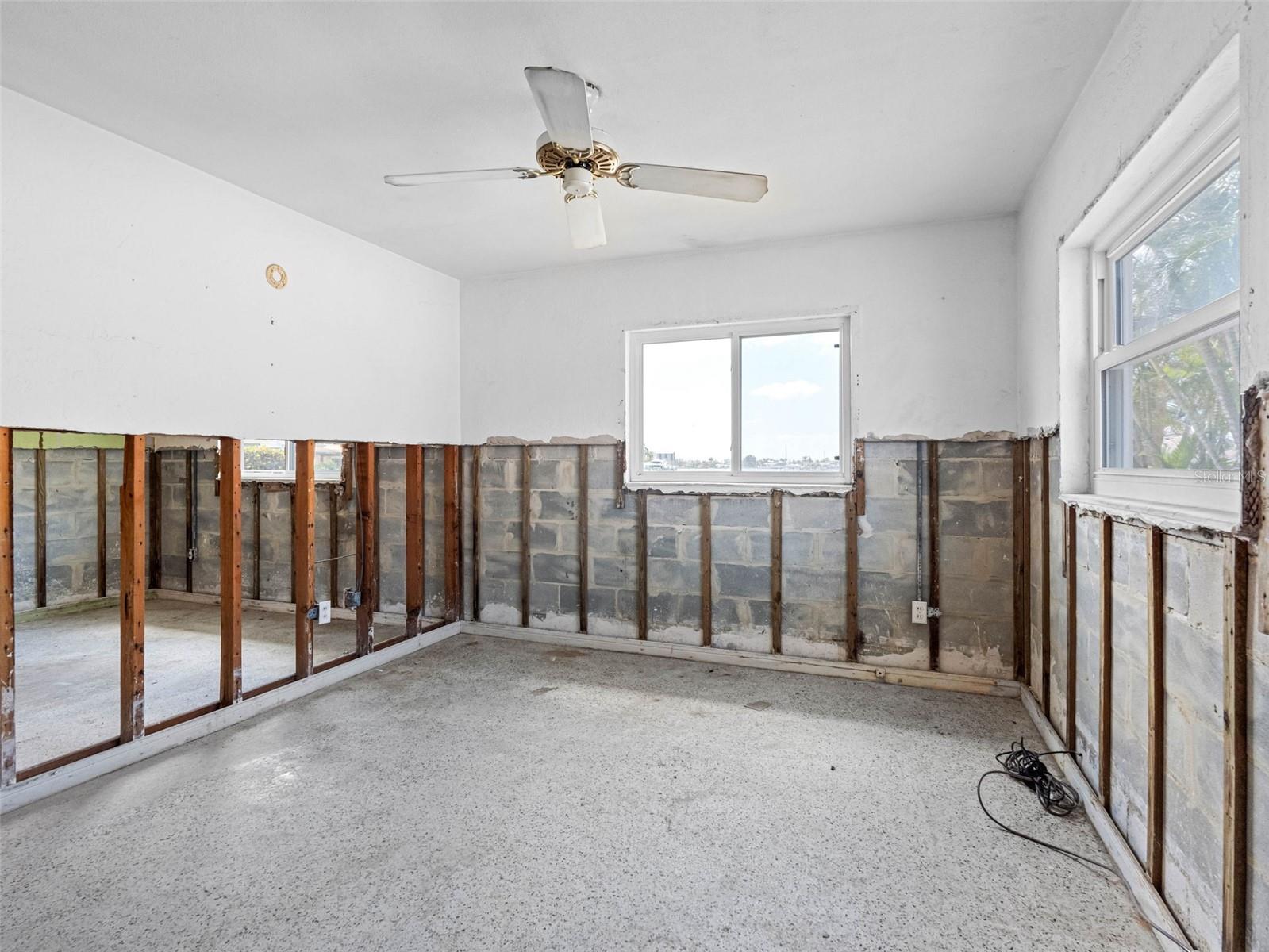Listing photo id 22 for 455 115th Avenue