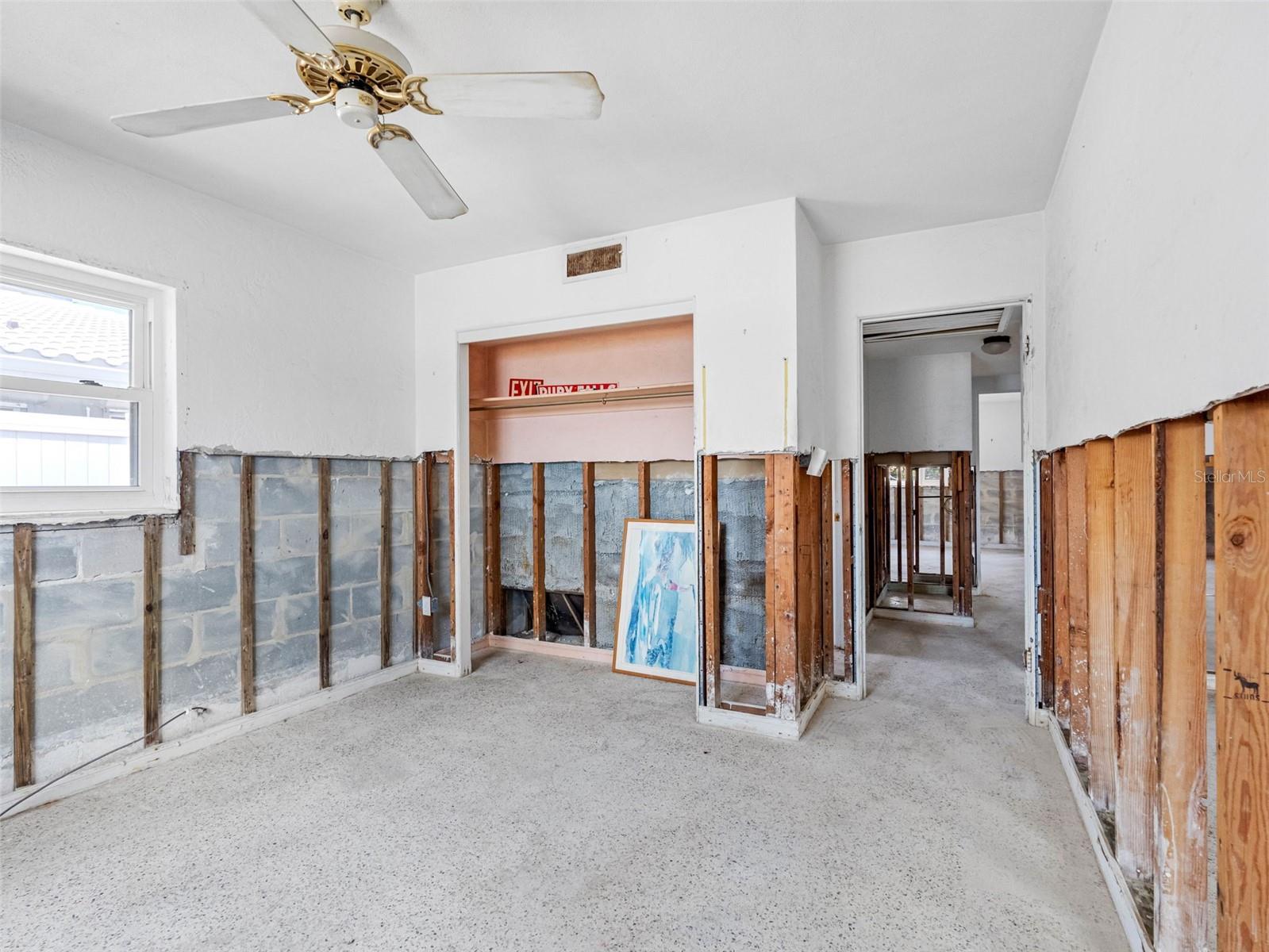 Listing photo id 23 for 455 115th Avenue