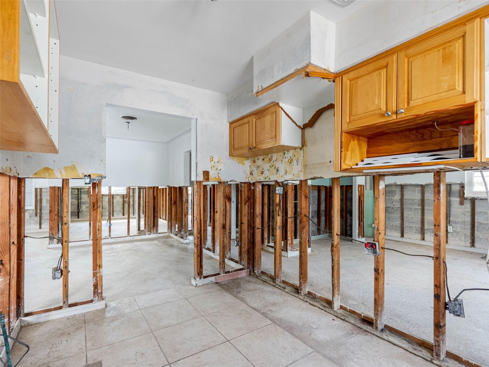 Listing photo id 25 for 455 115th Avenue