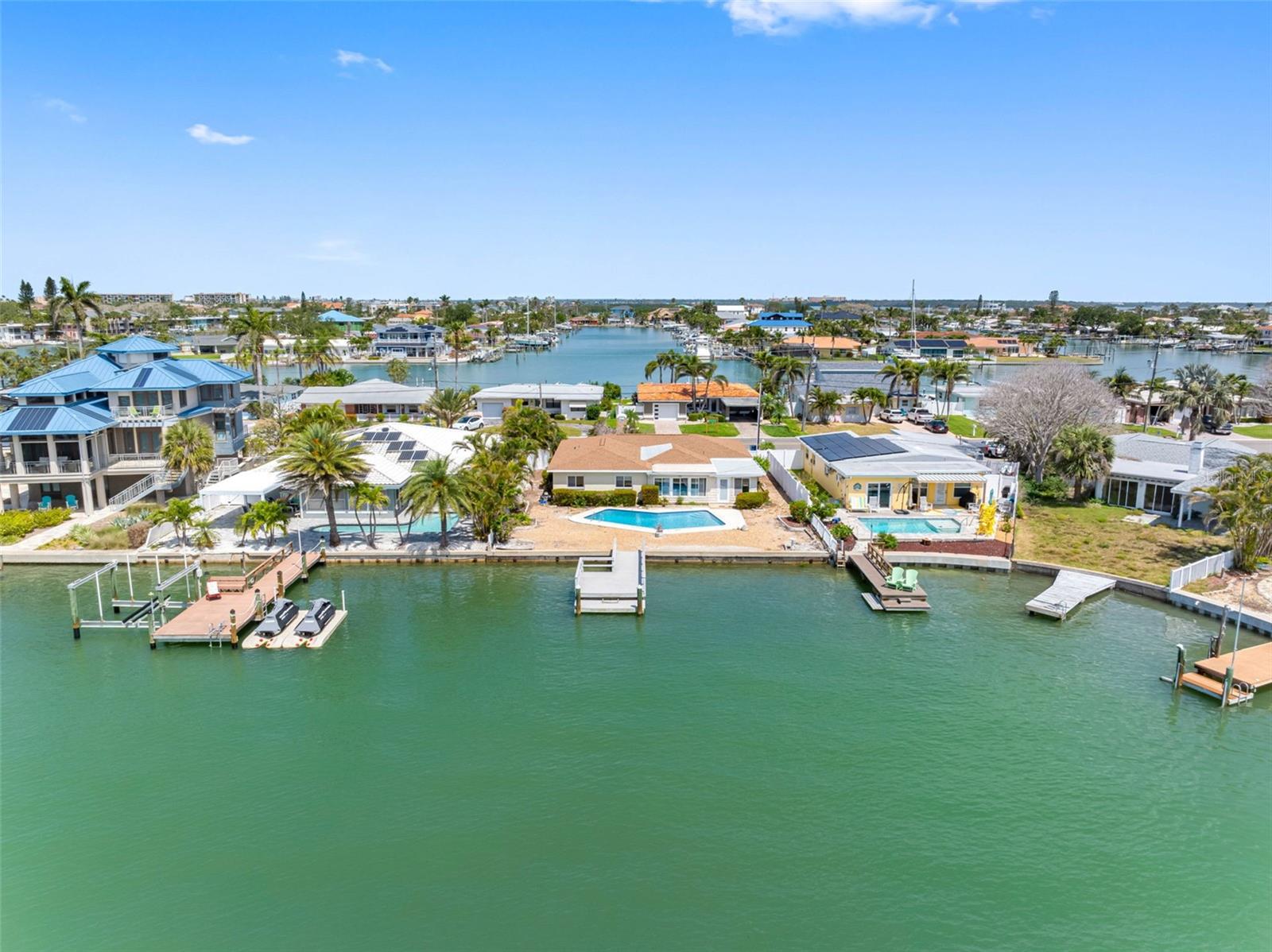 Listing photo id 27 for 455 115th Avenue