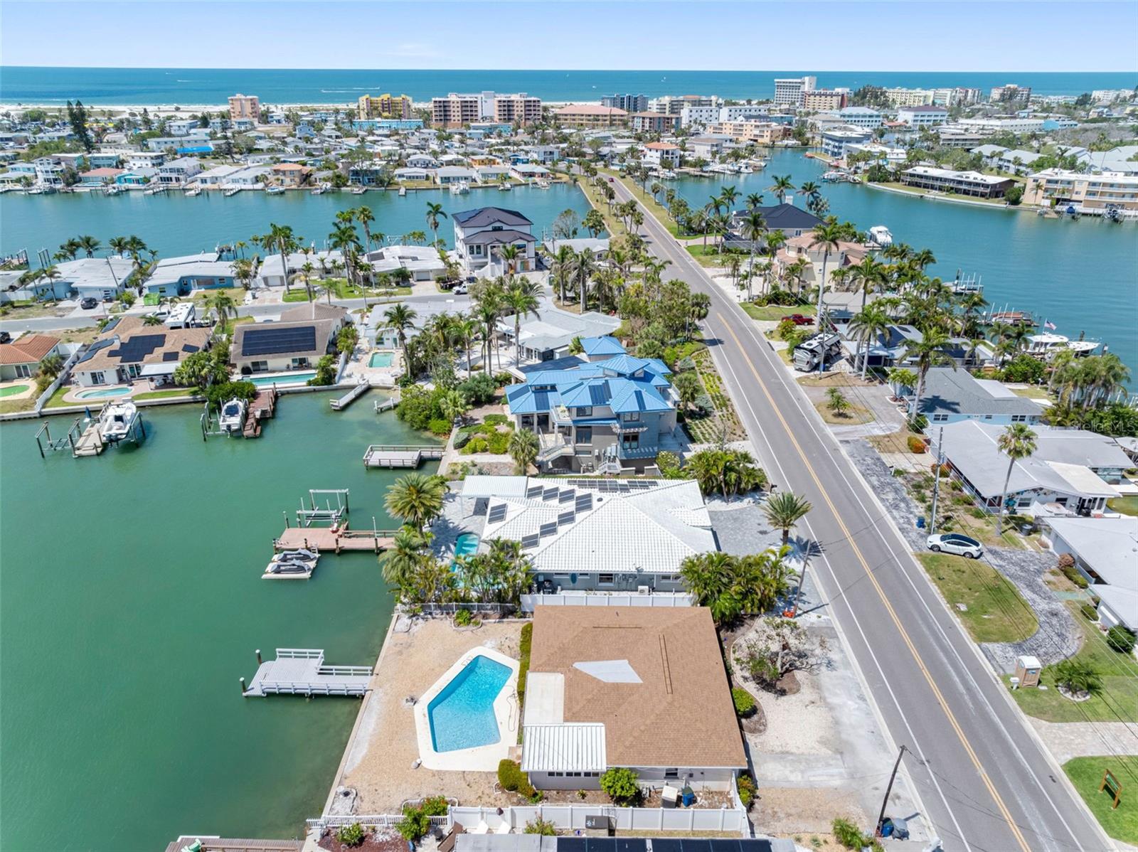 Listing photo id 32 for 455 115th Avenue