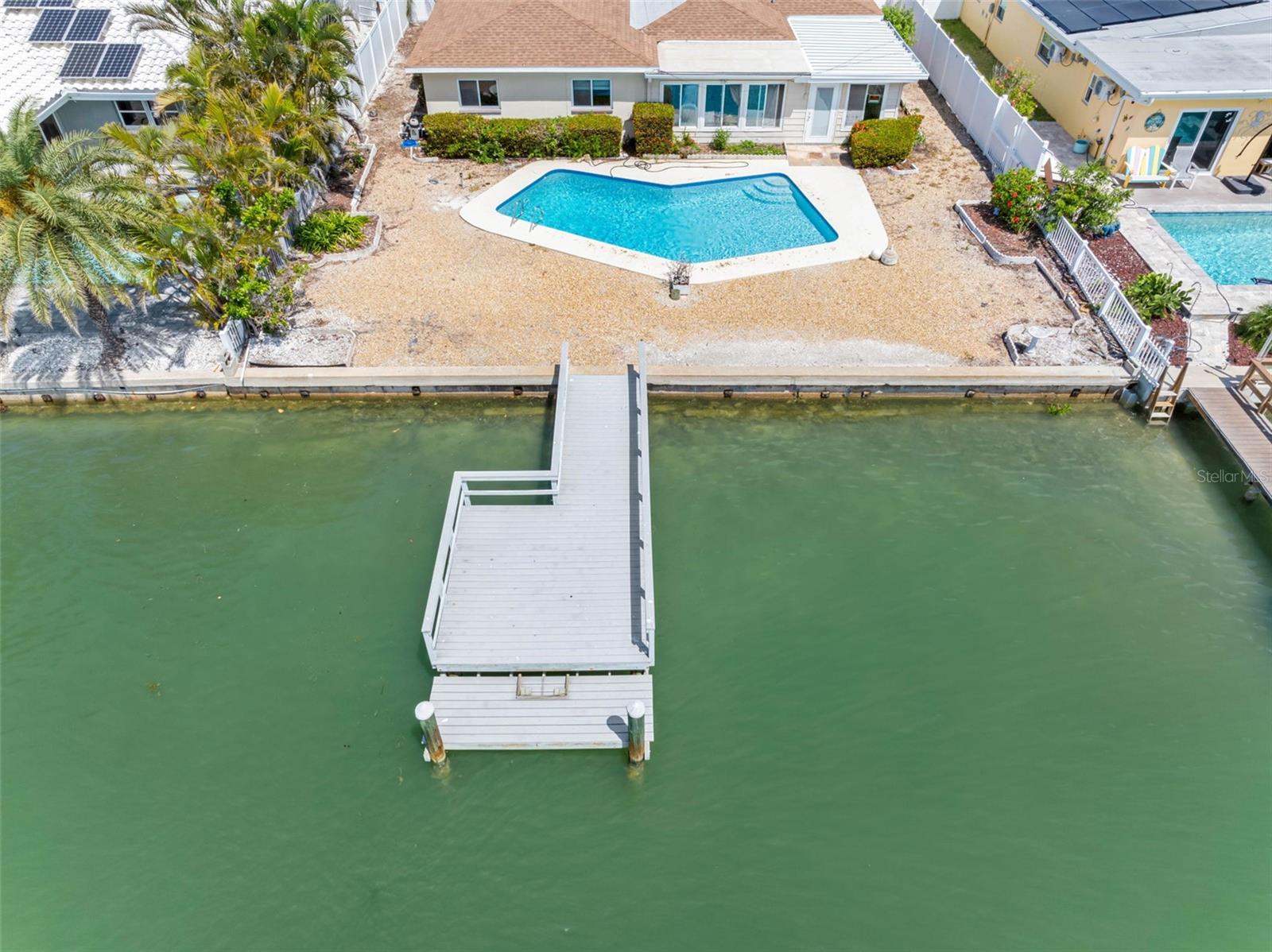 Listing photo id 3 for 455 115th Avenue