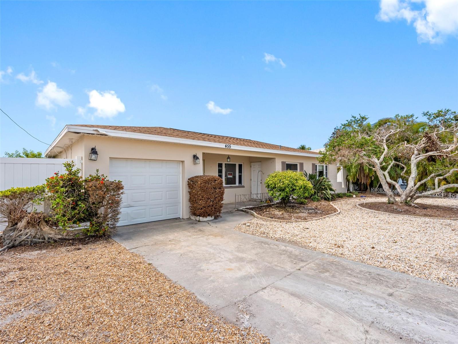 Listing photo id 5 for 455 115th Avenue