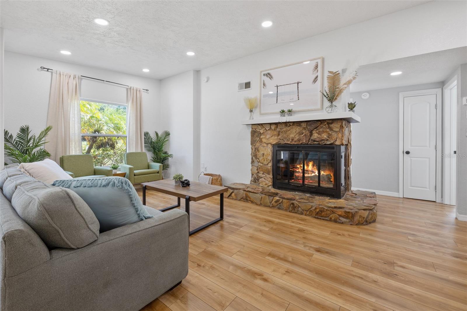 Image 4 of 34 For 12384 144th Street