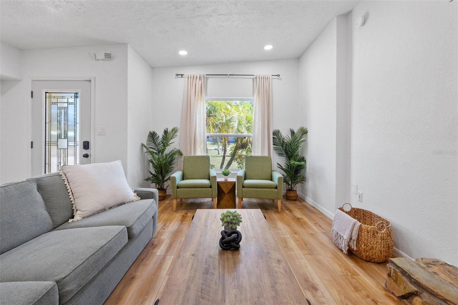 Image 7 of 34 For 12384 144th Street