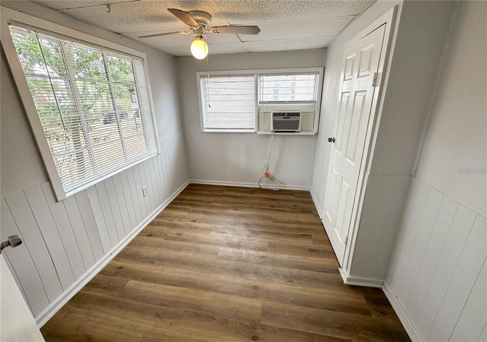 Image 15 of 34 For 2800 Dartmouth Avenue N 1-2
