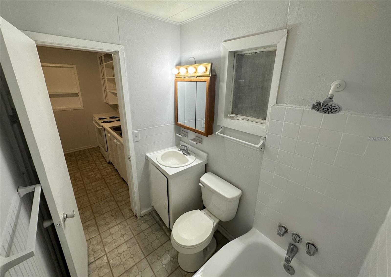 Image 20 of 34 For 2800 Dartmouth Avenue N 1-2
