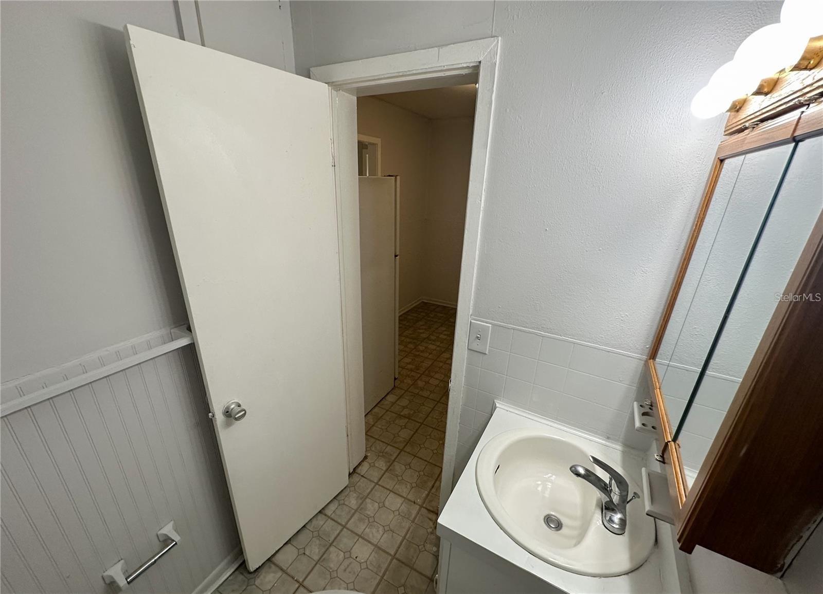 Image 21 of 34 For 2800 Dartmouth Avenue N 1-2