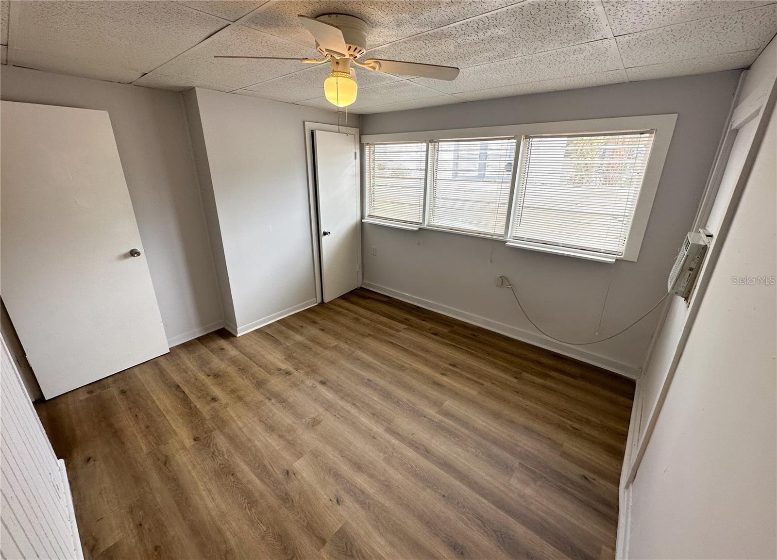Image 24 of 34 For 2800 Dartmouth Avenue N 1-2