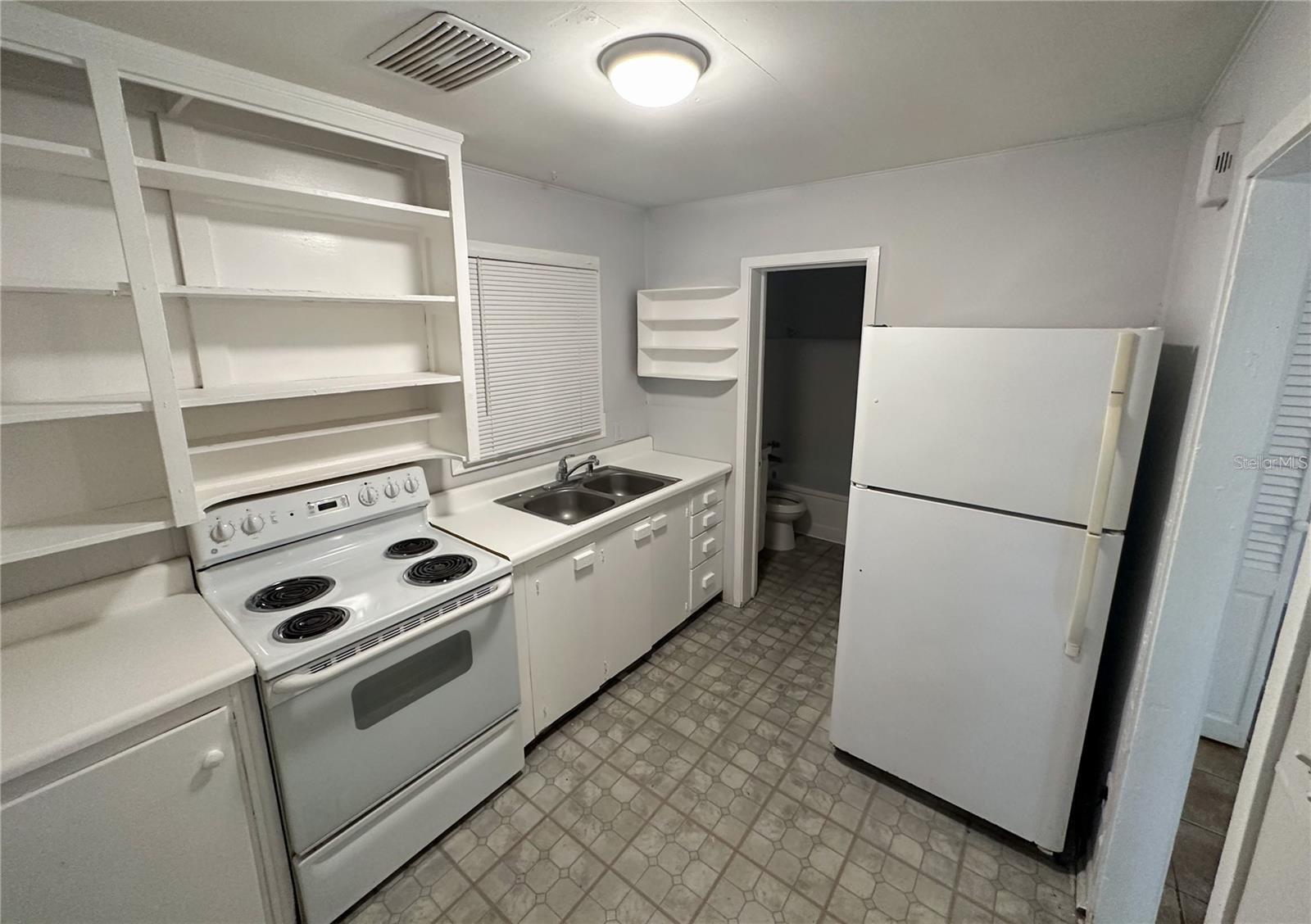Image 5 of 34 For 2800 Dartmouth Avenue N 1-2
