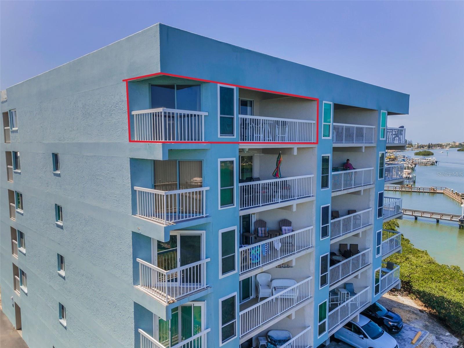 Image 4 of 50 For 19925 Gulf Boulevard 503