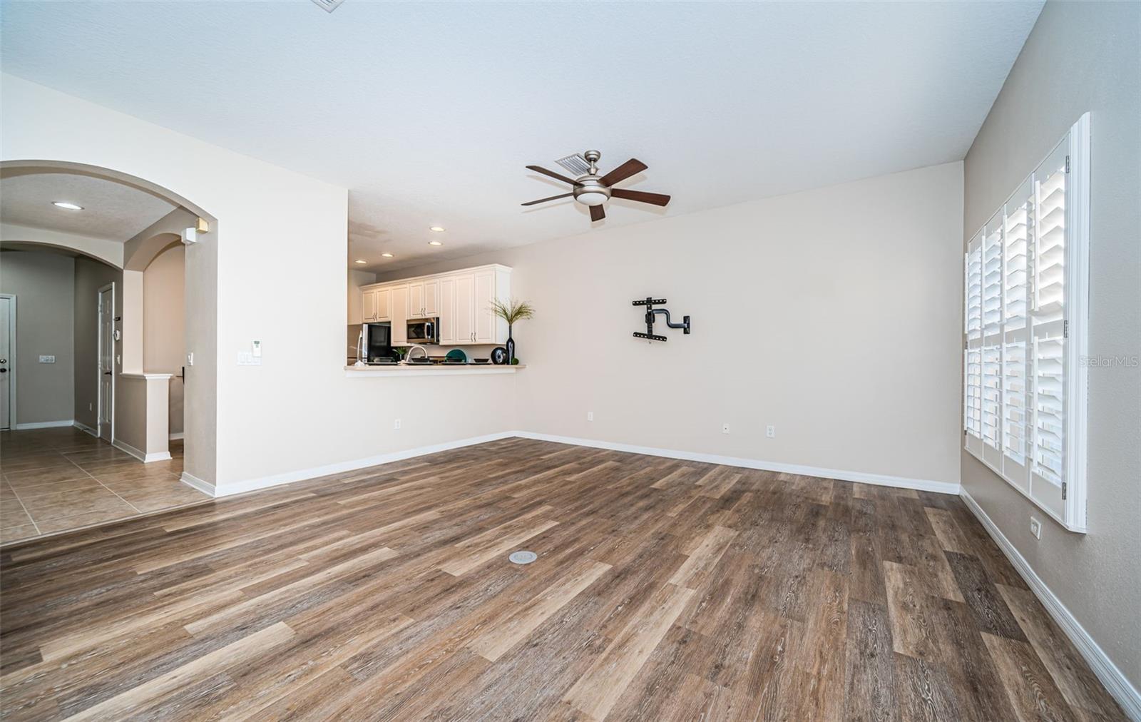 Image 17 of 64 For 11833 Castine Street