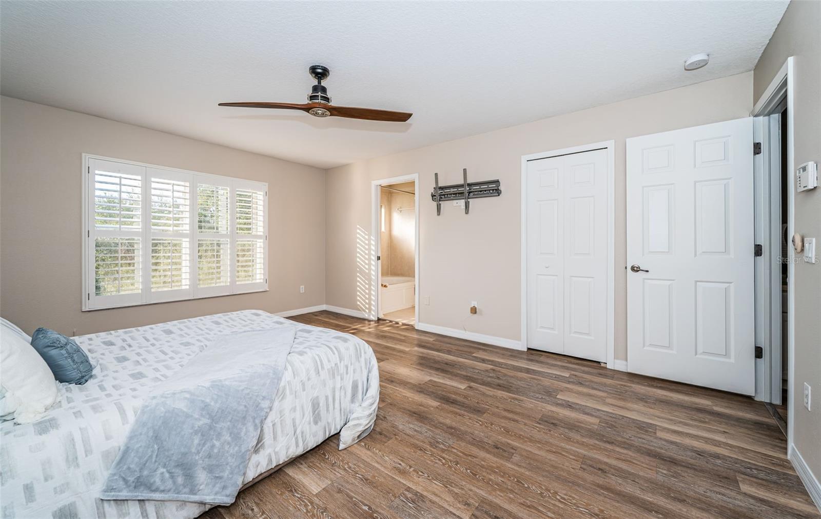 Image 23 of 64 For 11833 Castine Street