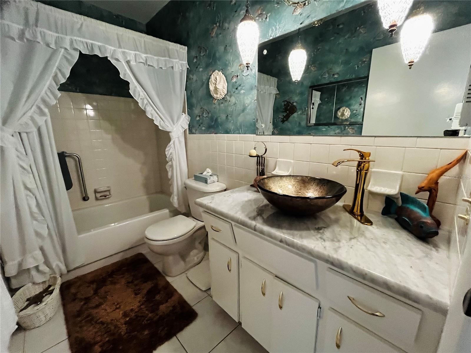 Image 22 of 41 For 2340 Grecian Way 56