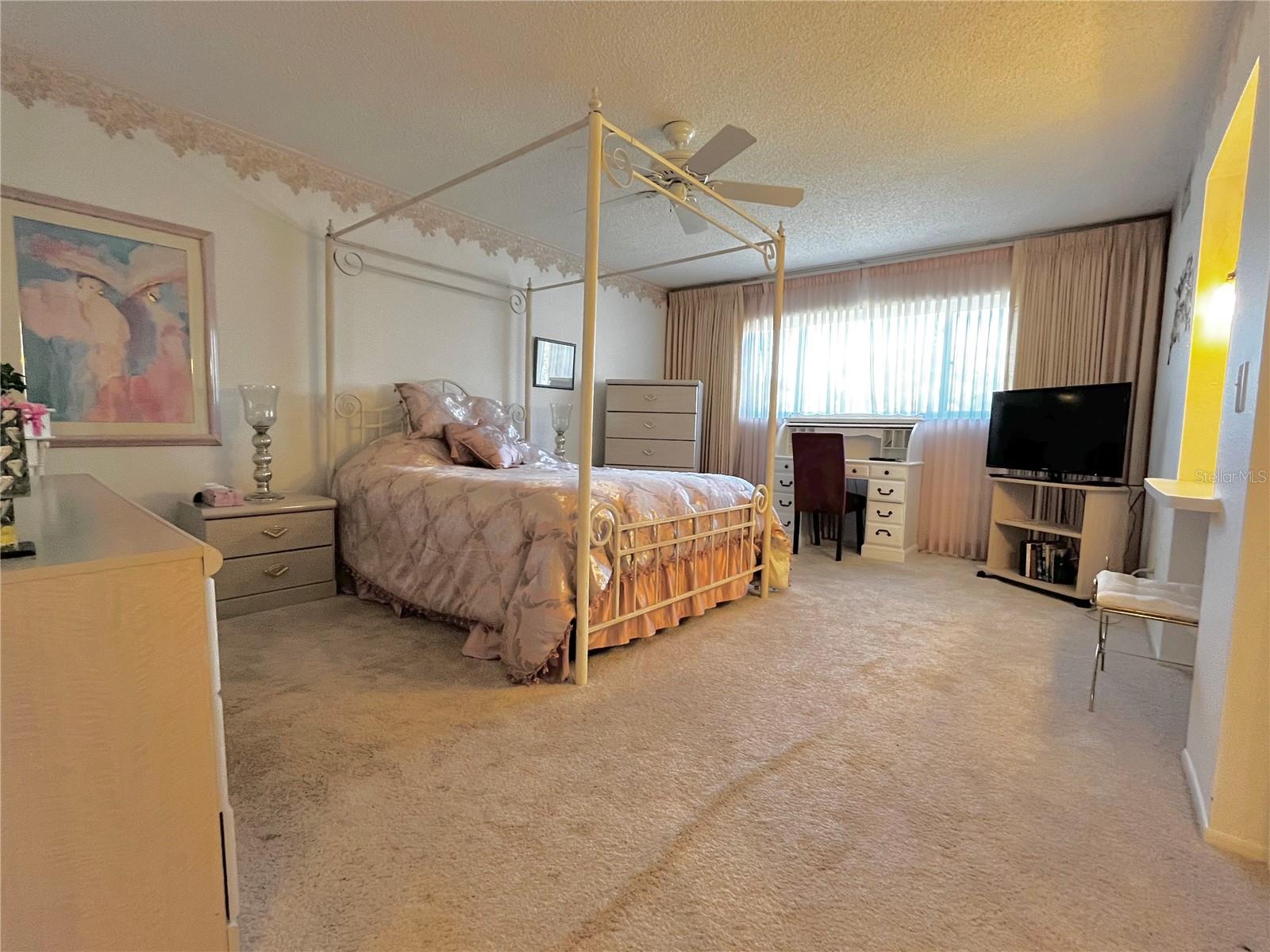 Image 28 of 41 For 2340 Grecian Way 56