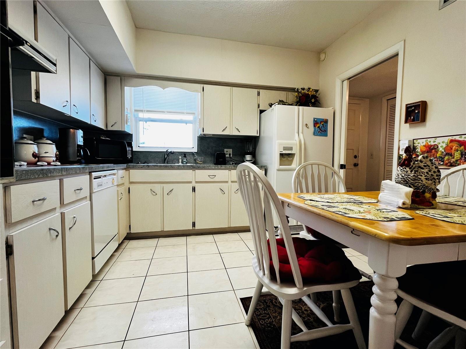 Image 6 of 41 For 2340 Grecian Way 56