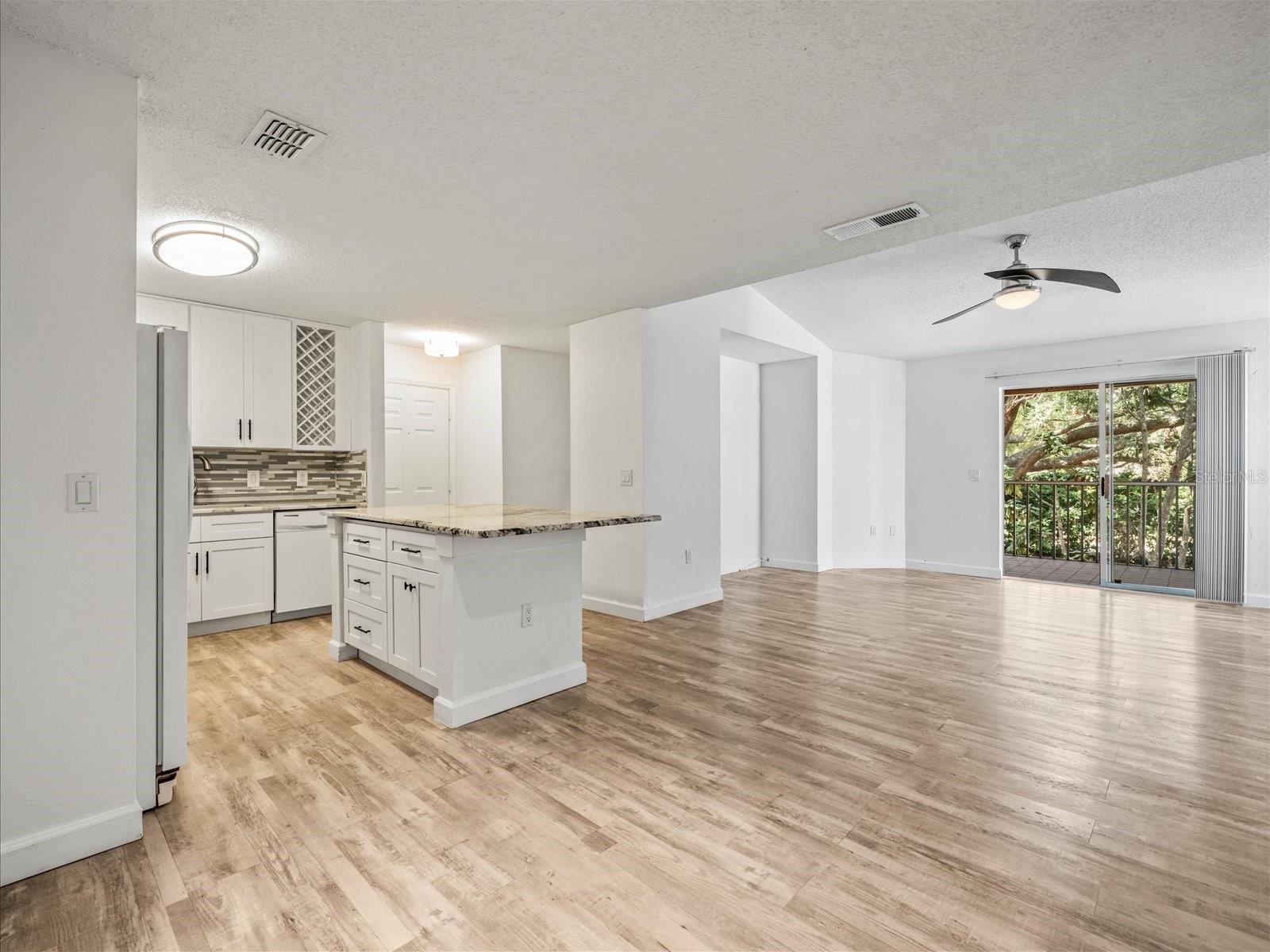 Listing photo id 9 for 9481 Highland Oak Dr Drive 508