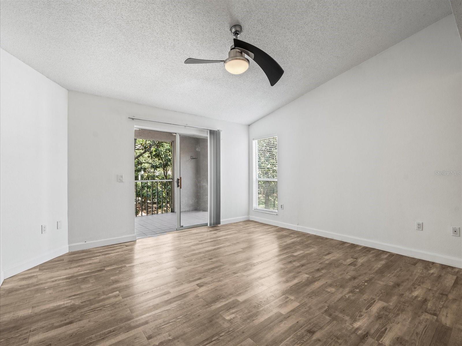 Listing photo id 11 for 9481 Highland Oak Dr Drive 508