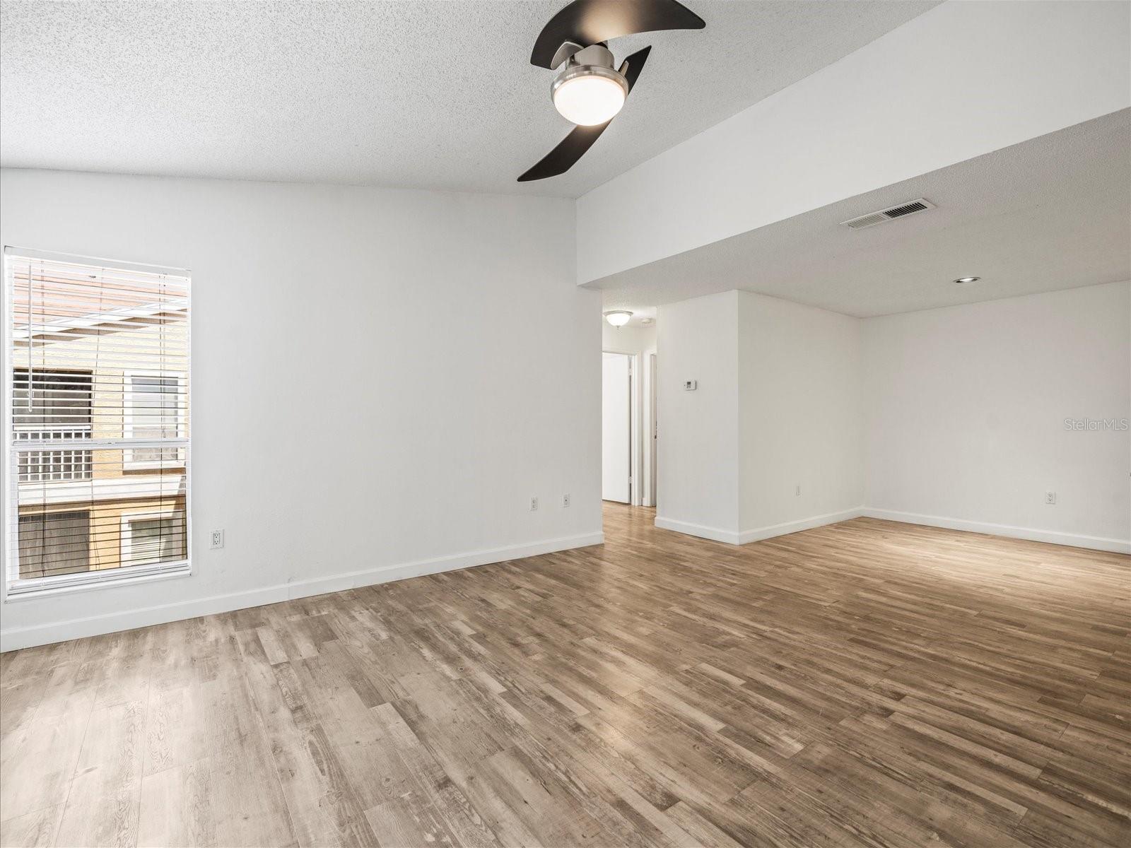 Listing photo id 12 for 9481 Highland Oak Dr Drive 508