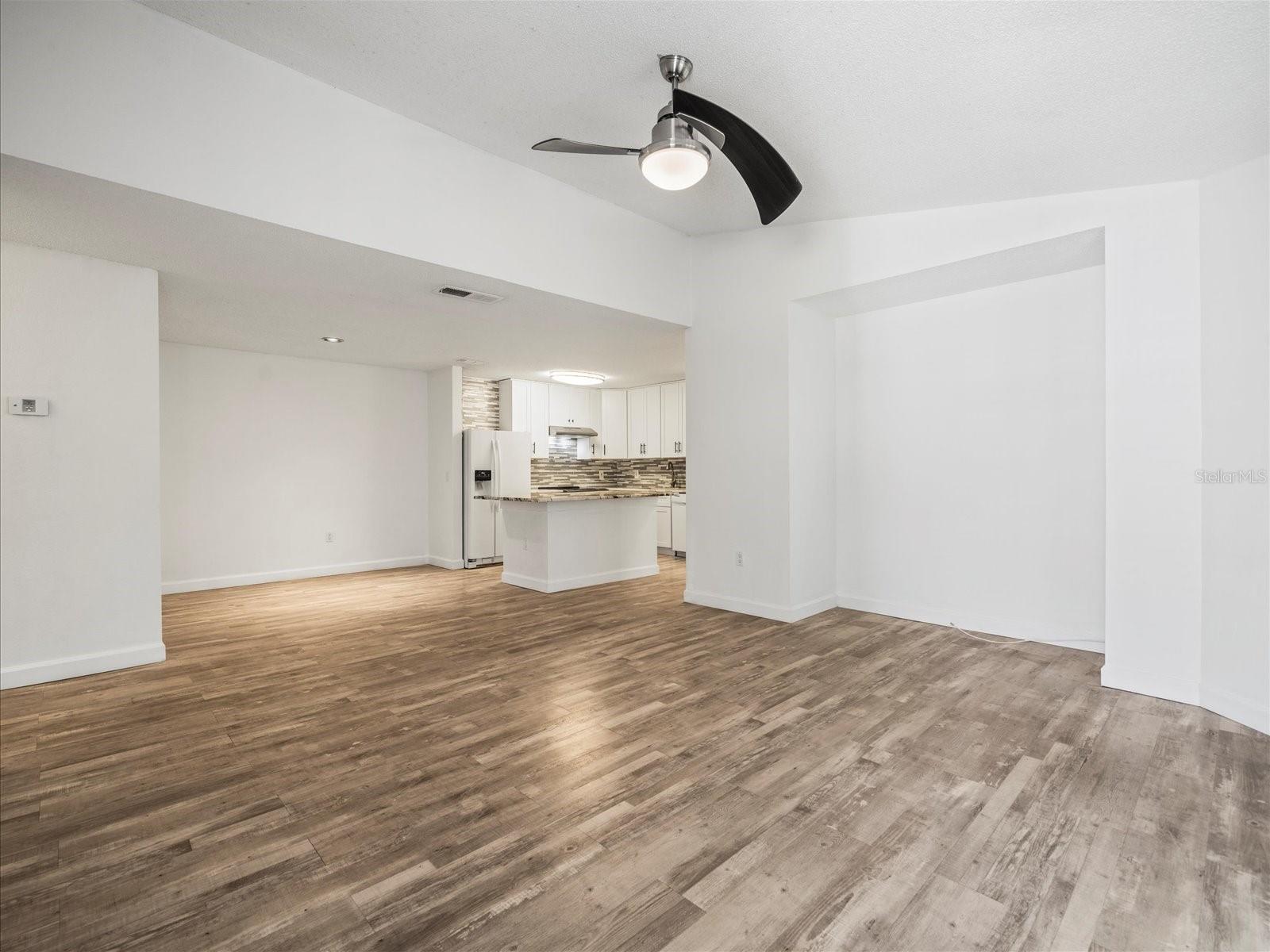 Listing photo id 13 for 9481 Highland Oak Dr Drive 508