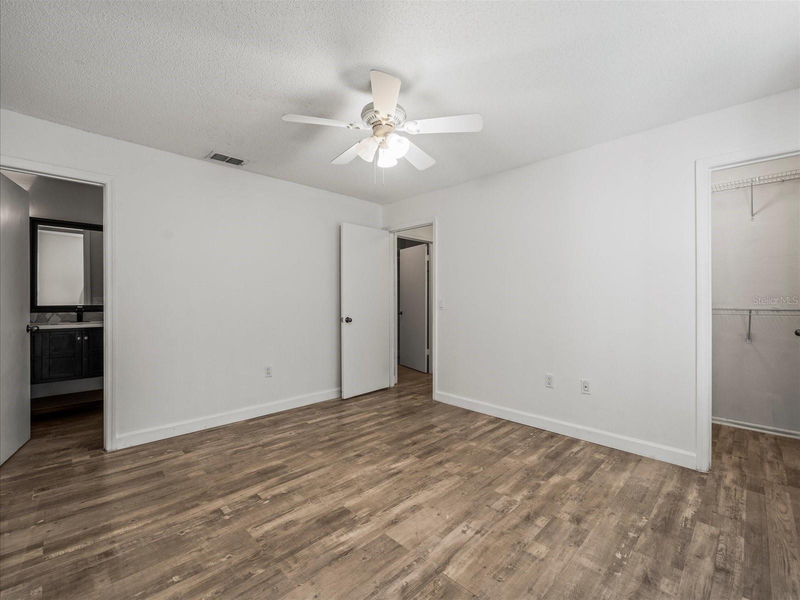 Listing photo id 16 for 9481 Highland Oak Dr Drive 508