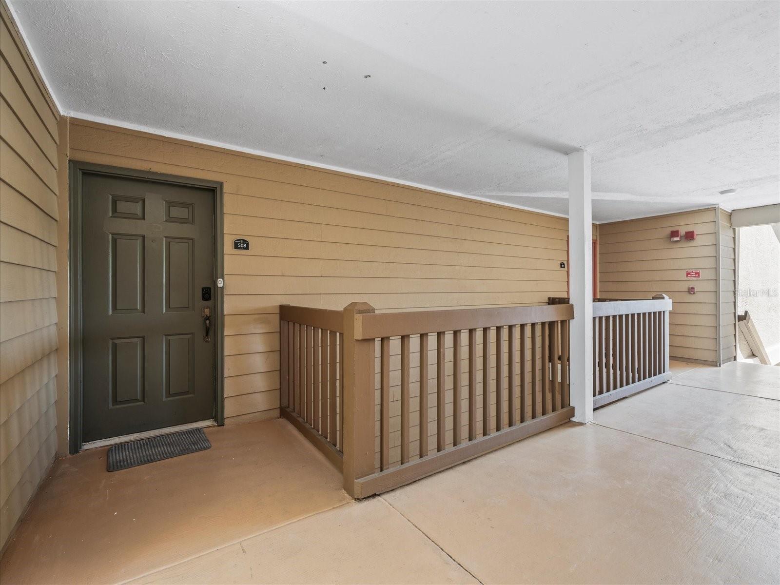 Listing photo id 0 for 9481 Highland Oak Dr Drive 508