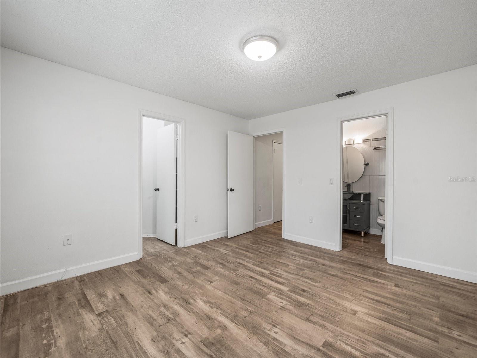 Listing photo id 19 for 9481 Highland Oak Dr Drive 508