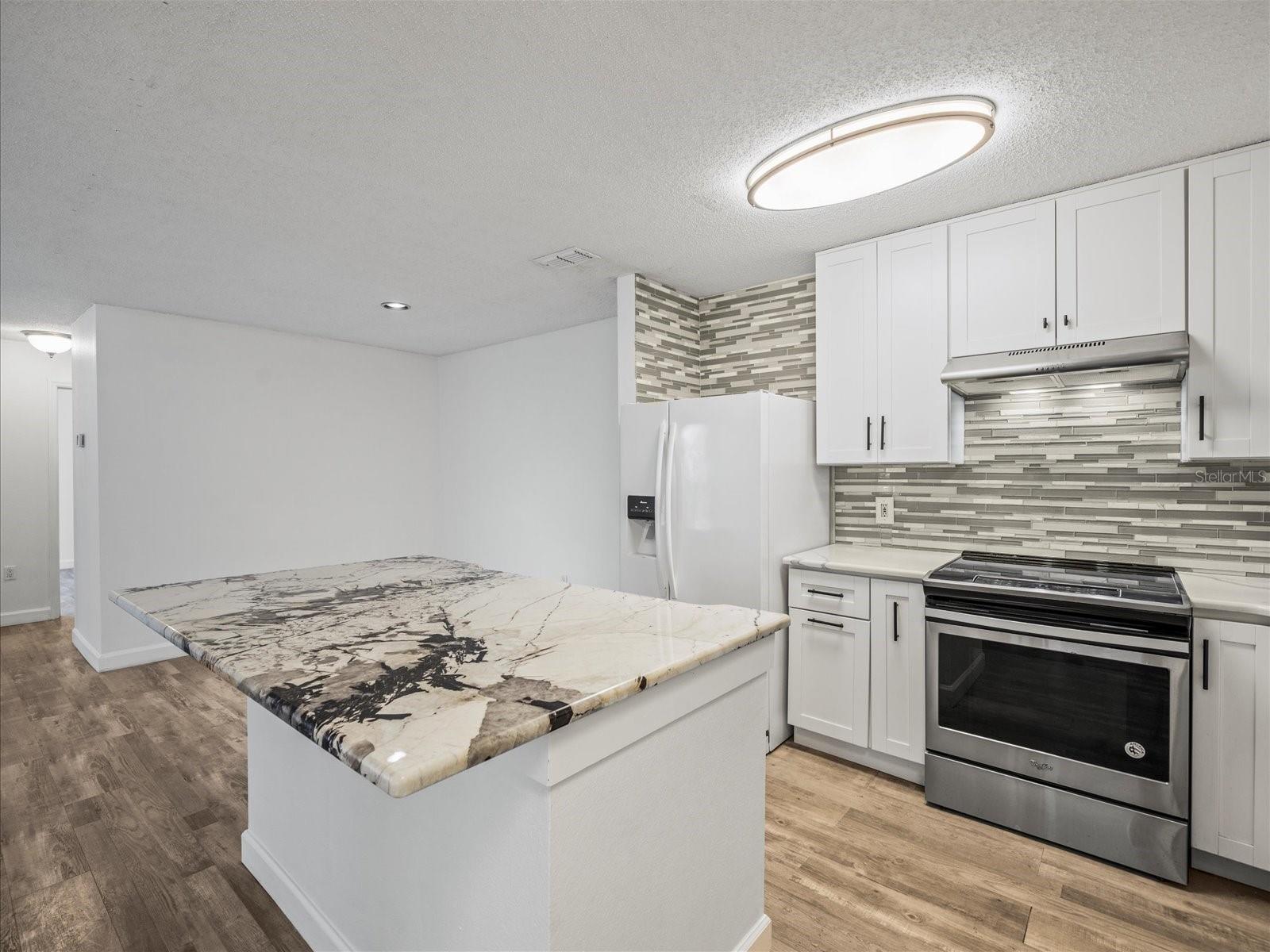 Listing photo id 4 for 9481 Highland Oak Dr Drive 508