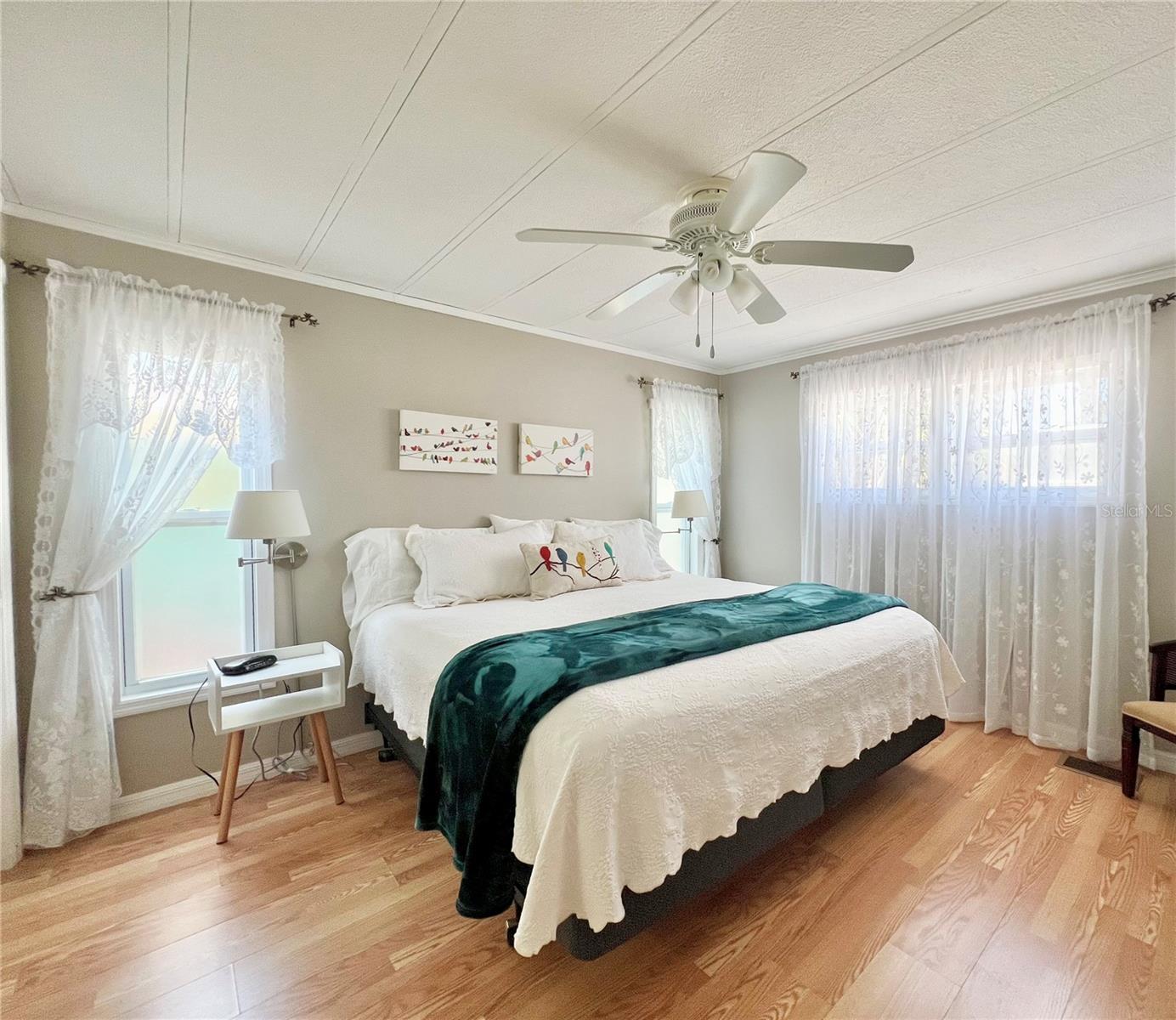 Image 31 of 49 For 7803 46th Avenue N 52
