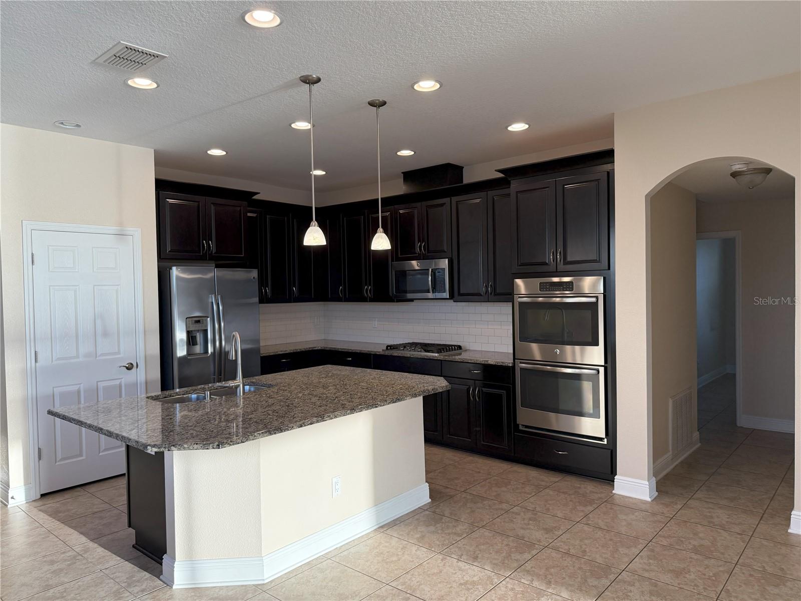 Listing photo id 3 for 19514 Sea Myrtle Way