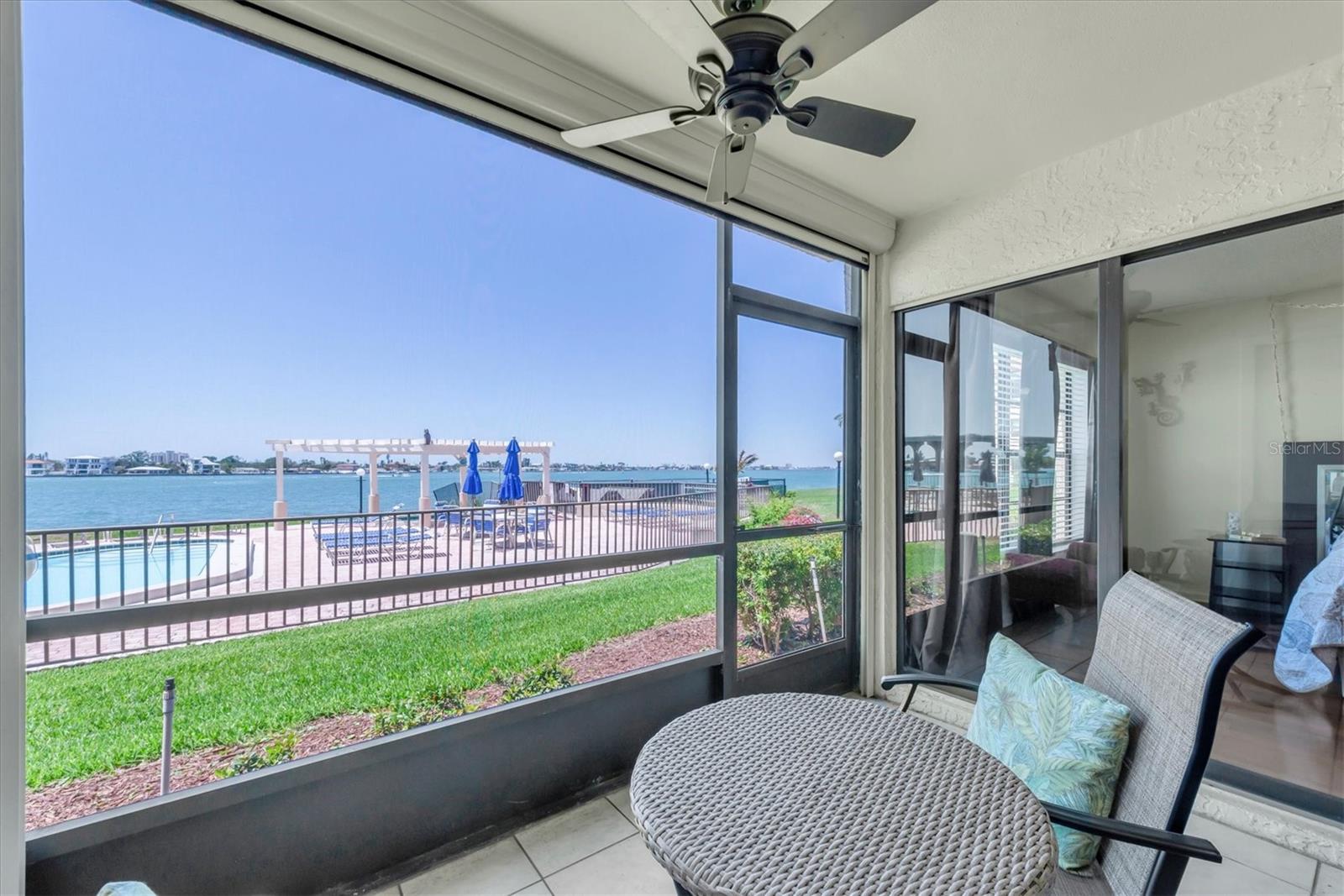Image 12 of 50 For 6279 Sun Boulevard 103