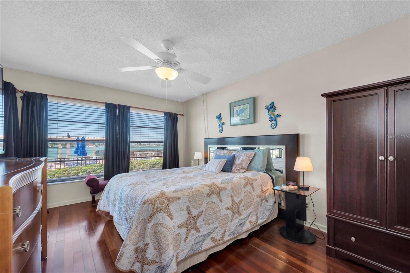 Image 21 of 50 For 6279 Sun Boulevard 103