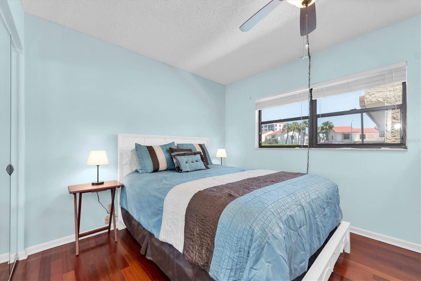 Image 26 of 50 For 6279 Sun Boulevard 103