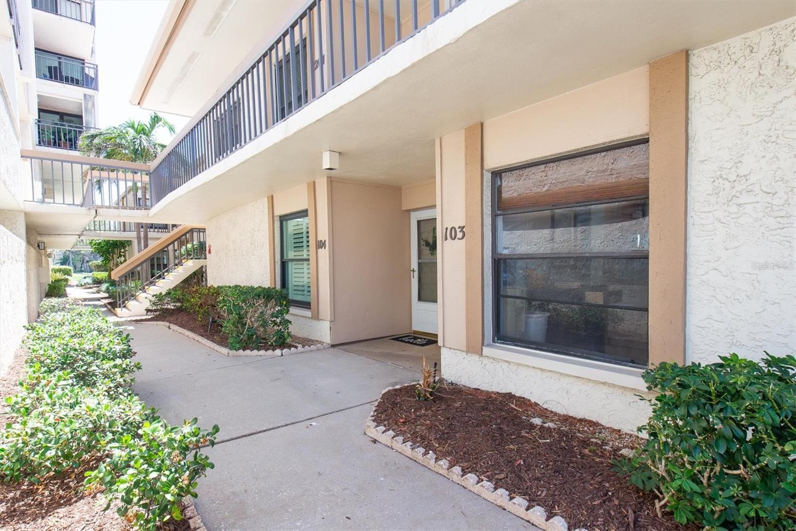 Image 4 of 50 For 6279 Sun Boulevard 103