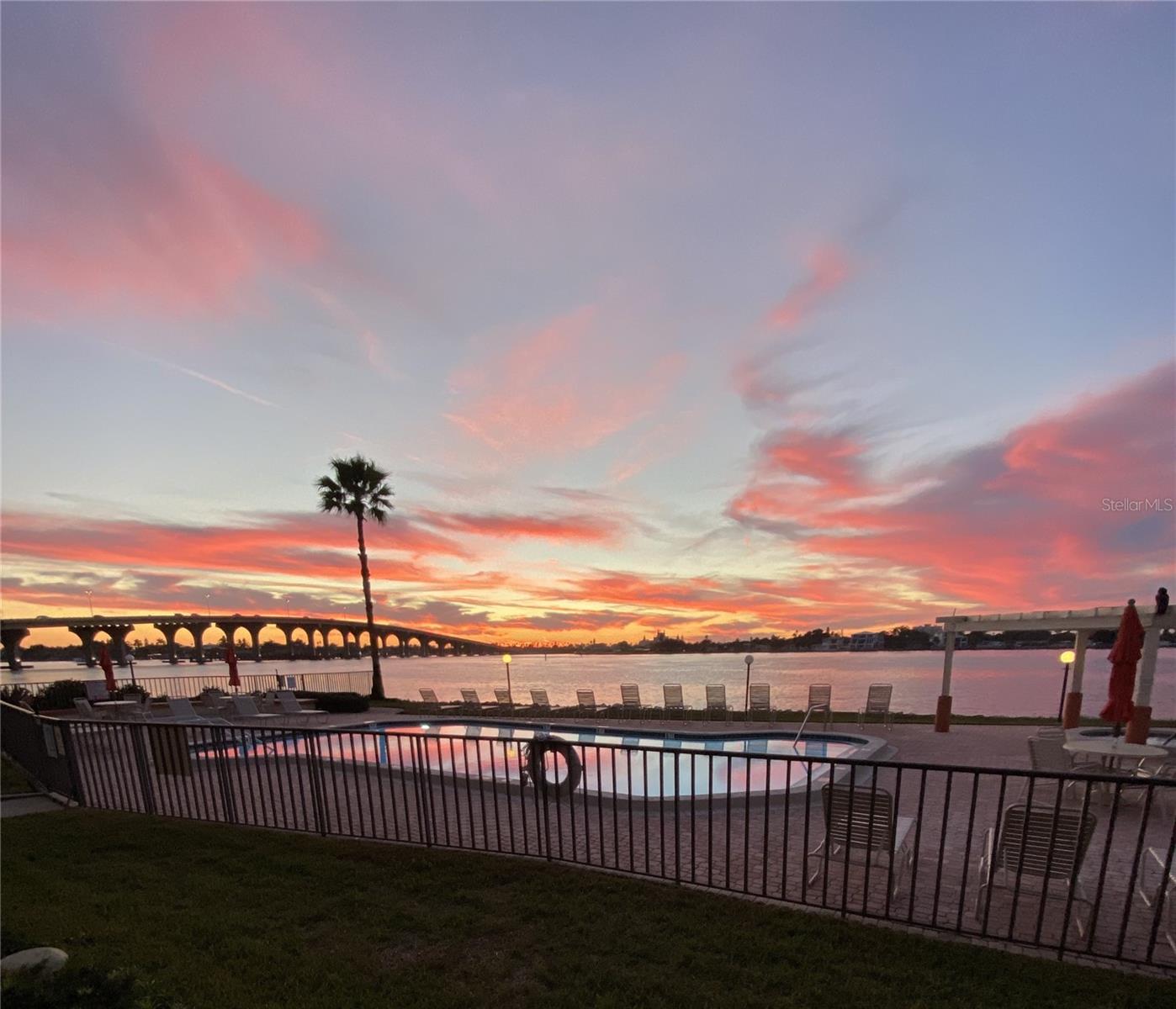 Image 44 of 50 For 6279 Sun Boulevard 103