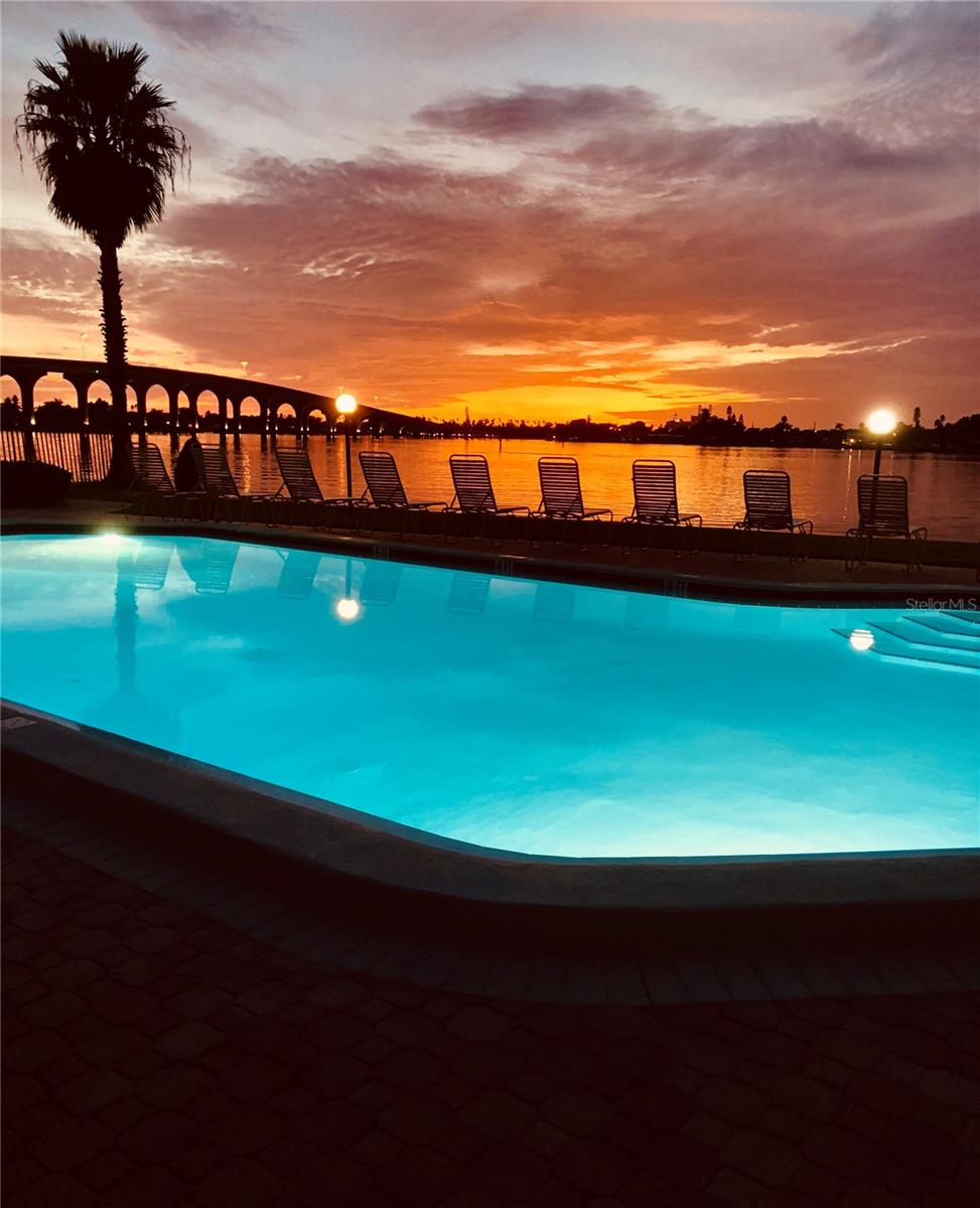Image 8 of 50 For 6279 Sun Boulevard 103