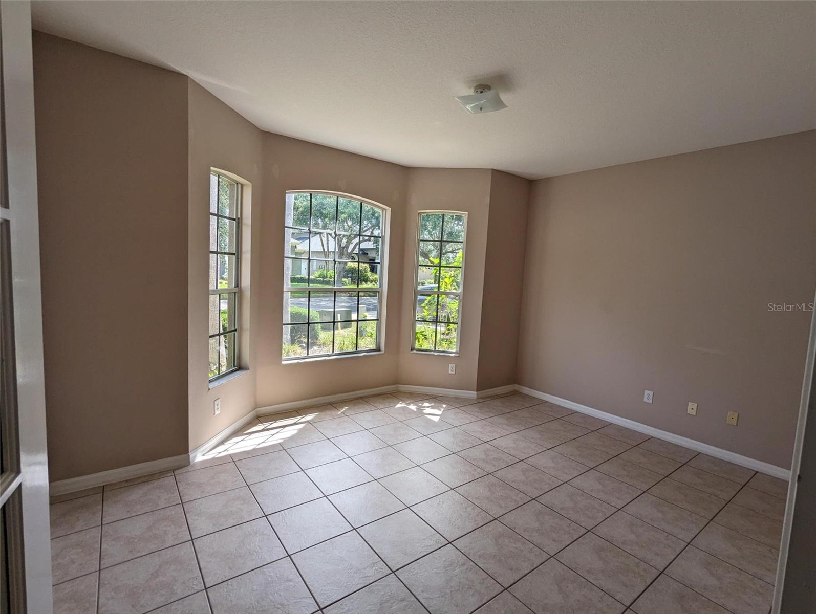 Listing photo id 12 for 19116 Nature Palm Lane