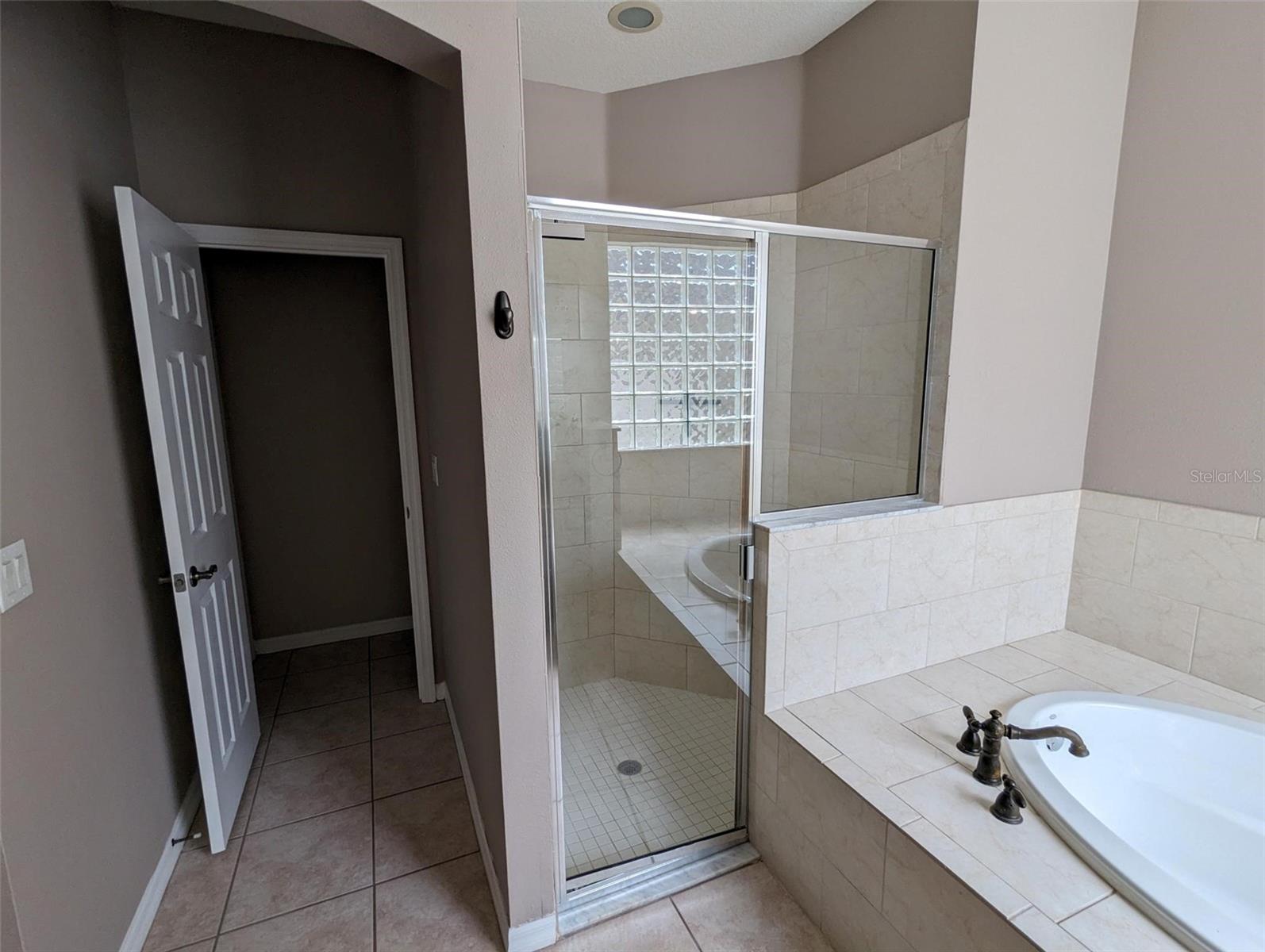 Listing photo id 29 for 19116 Nature Palm Lane