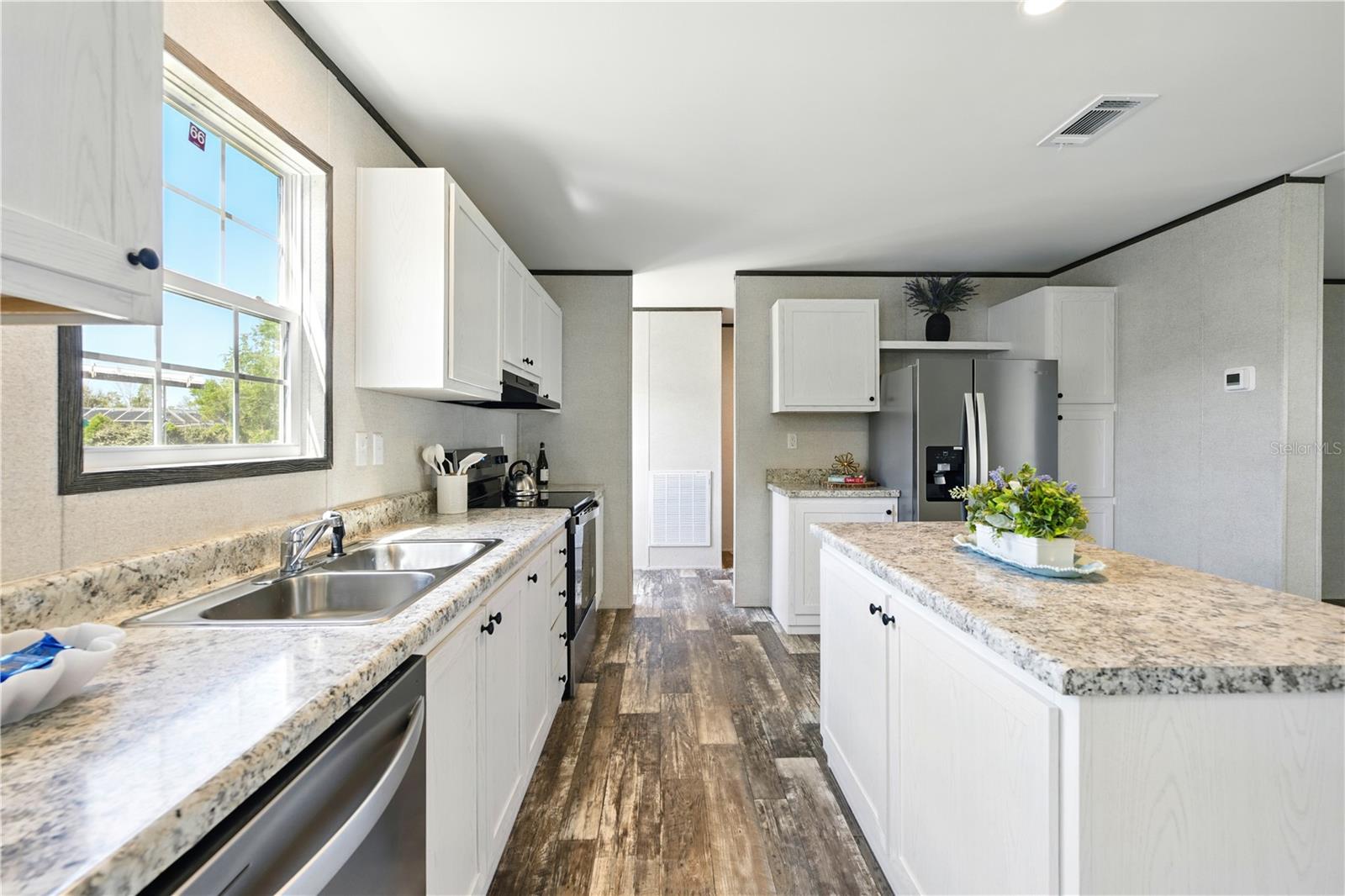 Image 11 of 44 For 14383 Dehaven Avenue