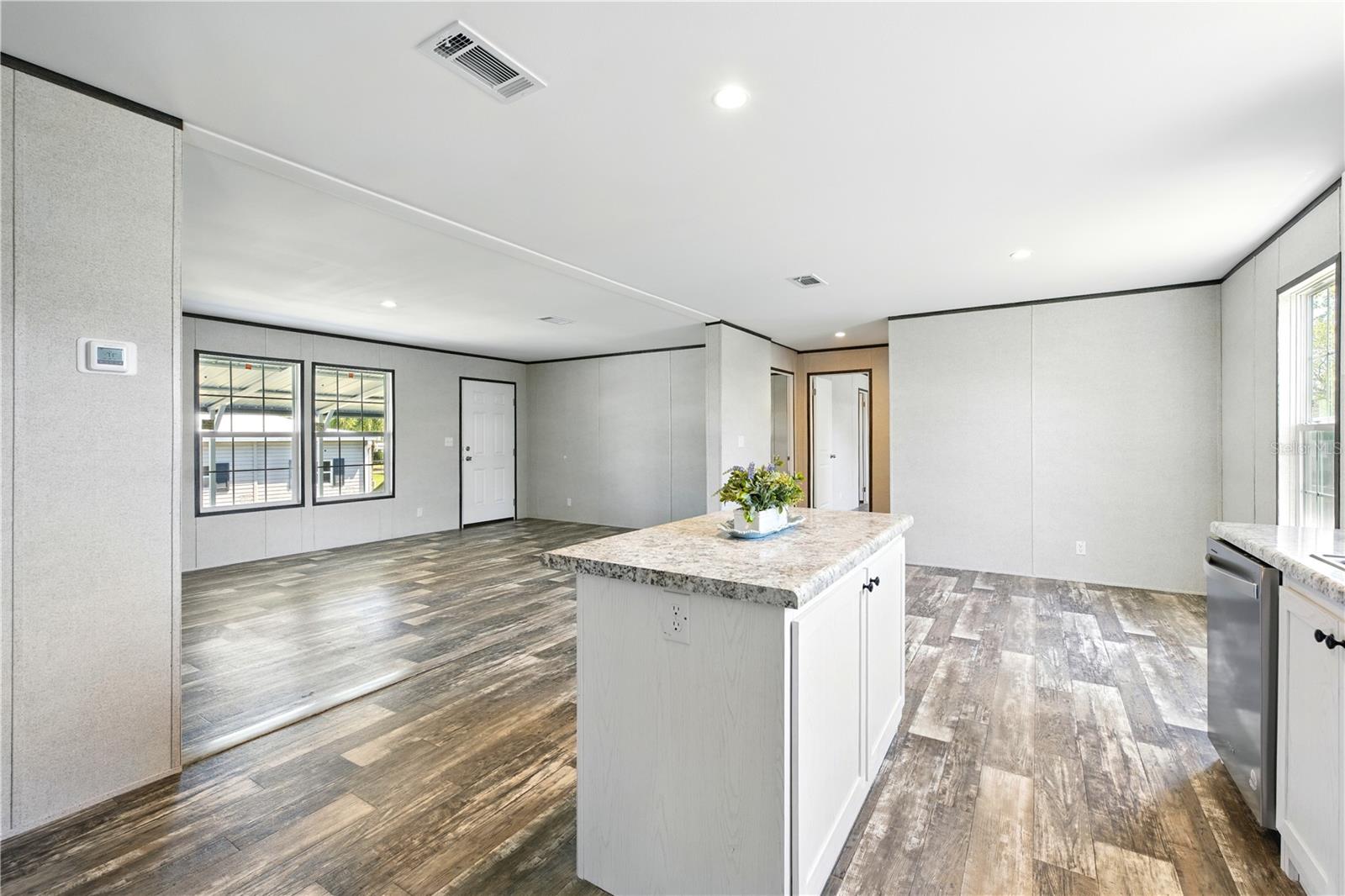 Image 13 of 44 For 14383 Dehaven Avenue