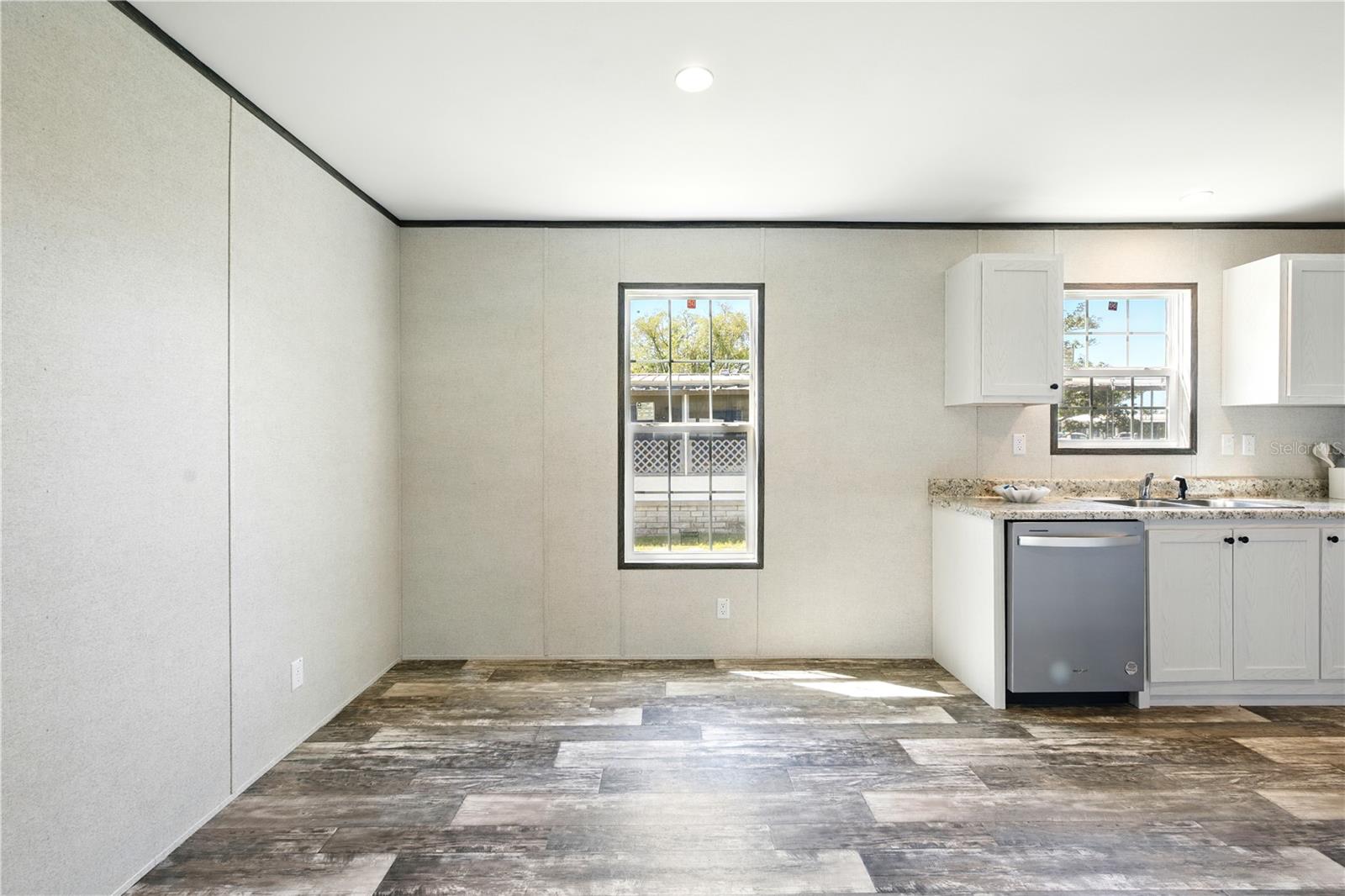 Image 16 of 44 For 14383 Dehaven Avenue