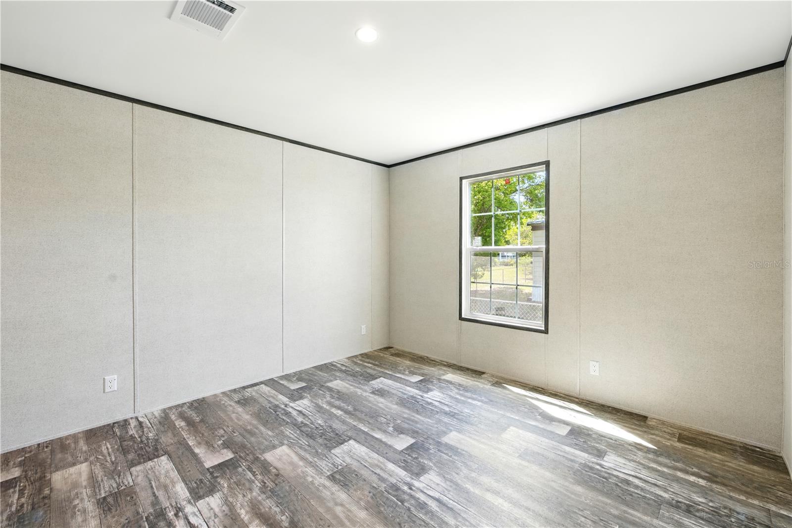 Image 21 of 44 For 14383 Dehaven Avenue