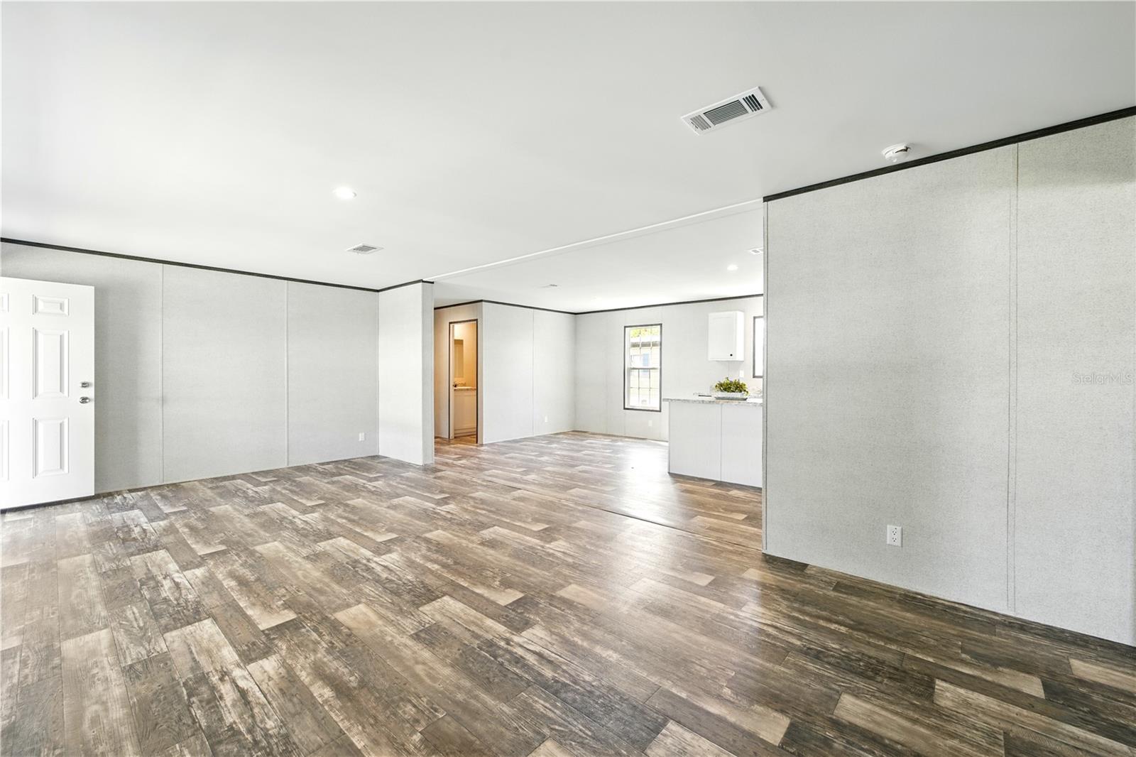 Image 7 of 44 For 14383 Dehaven Avenue
