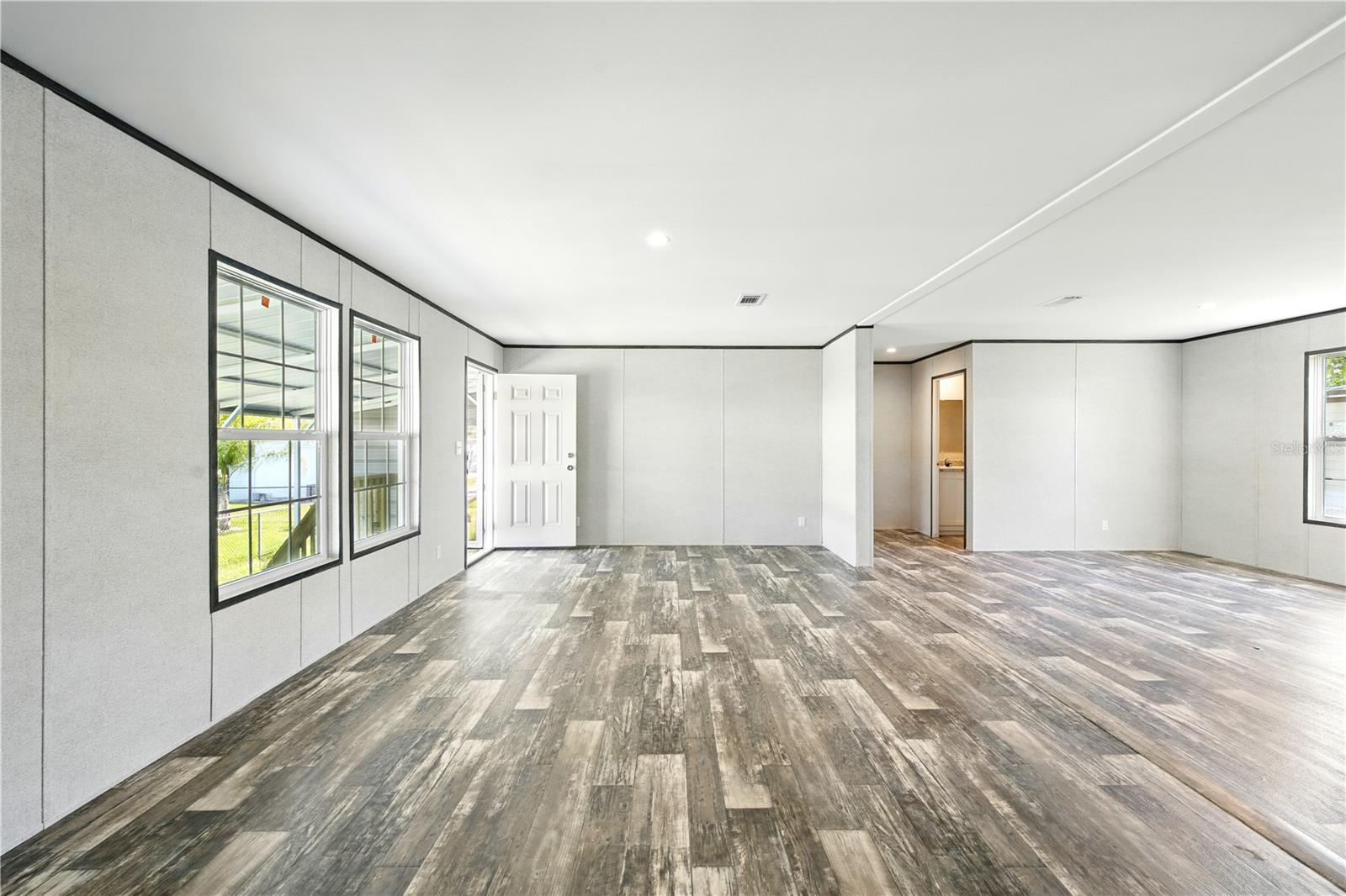 Image 8 of 44 For 14383 Dehaven Avenue