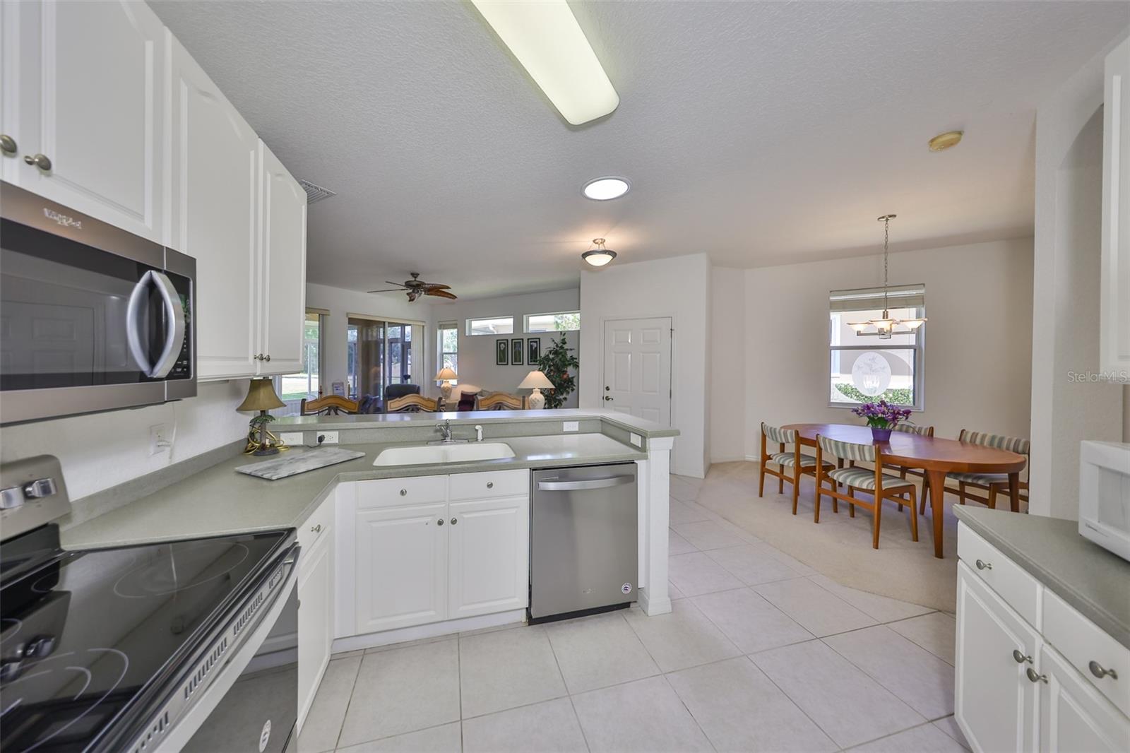Image 14 of 52 For 1216 Lyndhurst Greens Drive