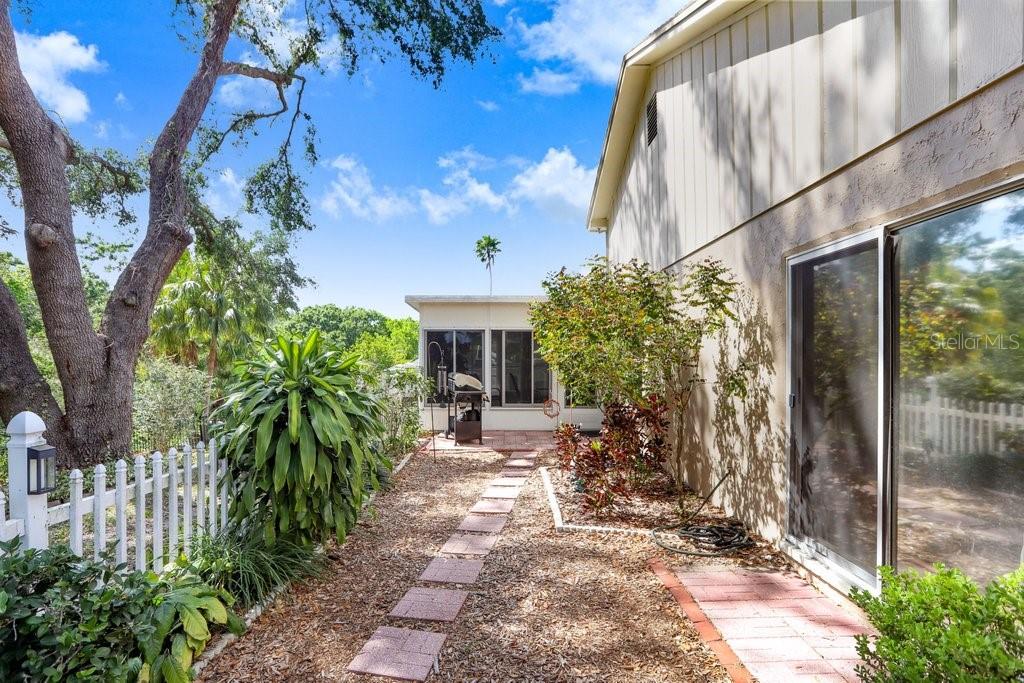 Image 22 of 34 For 10509 Deepbrook Drive